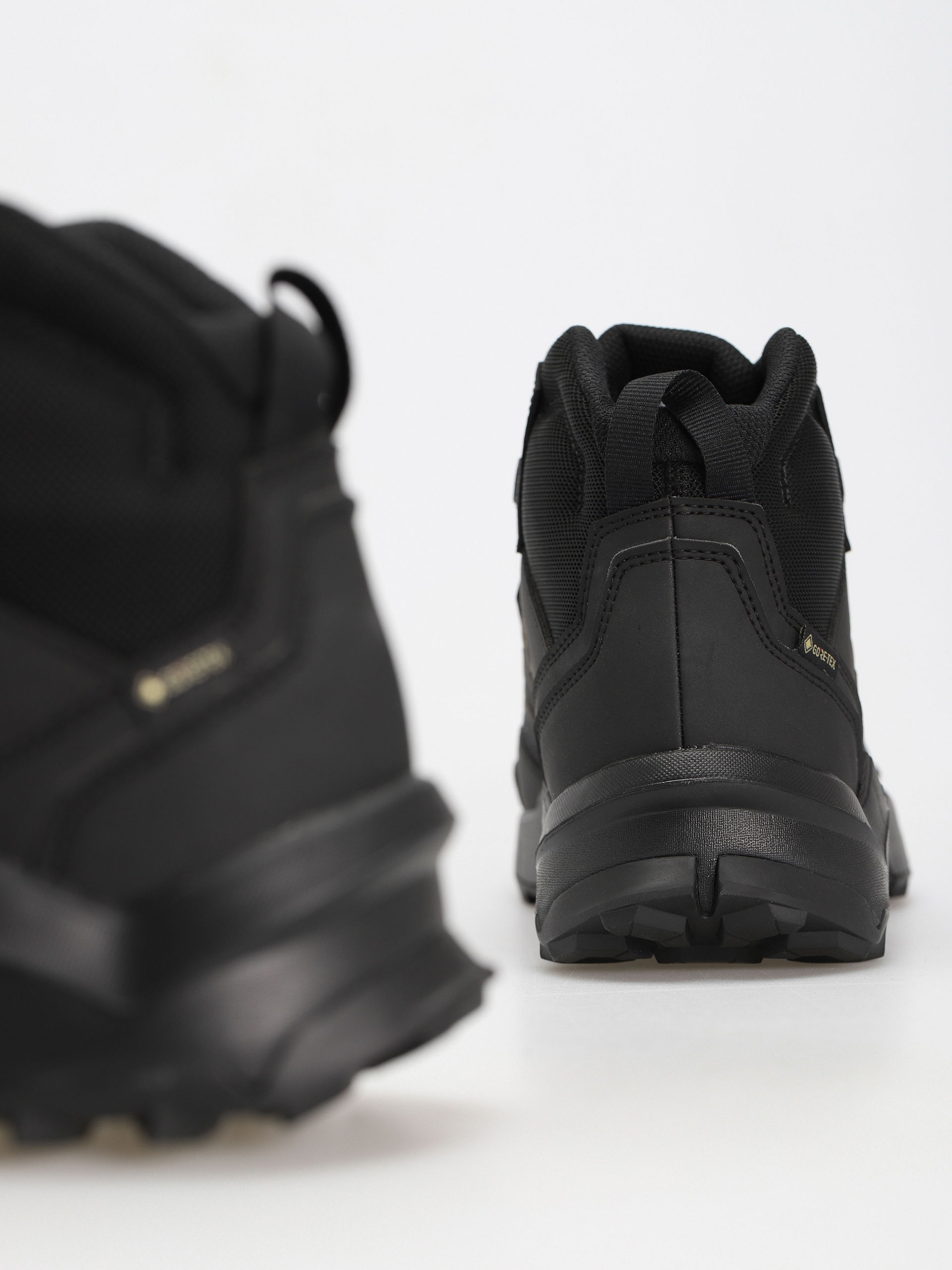 Buty adidas Originals Terrex Ax4 Mid Gtx (cblack/carbon/grefou)