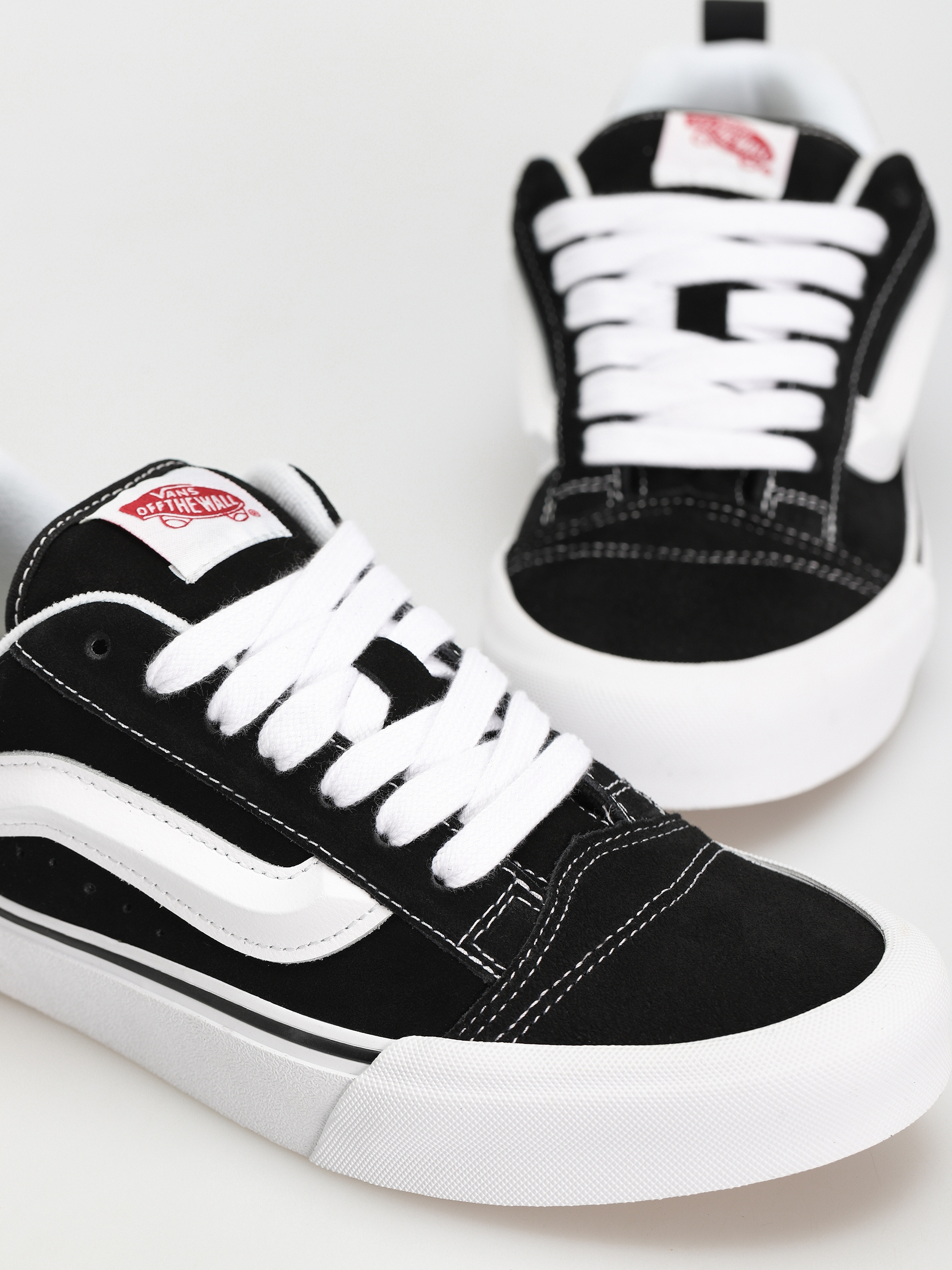 Buty Vans Knu Skool (black/true white)