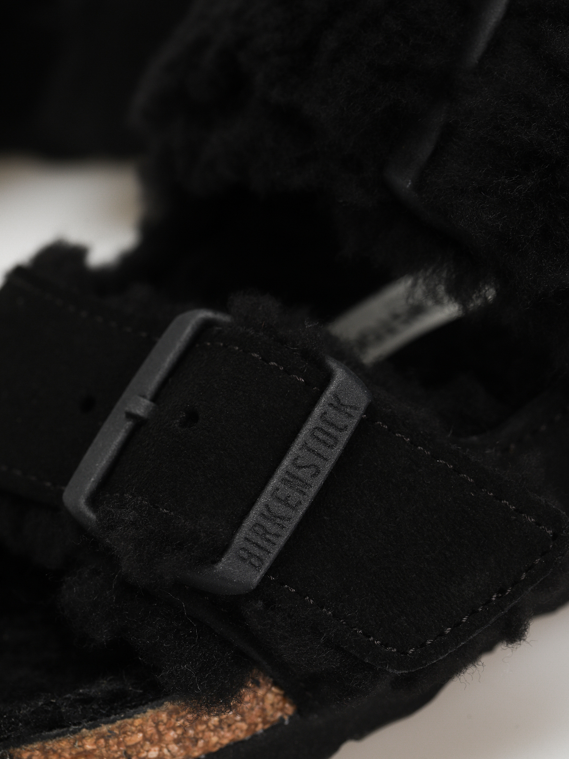 Klapki Birkenstock Arizona Split Teddy Parts Rivet Logo Suede Leather/Fur Narrow Wmn (black)