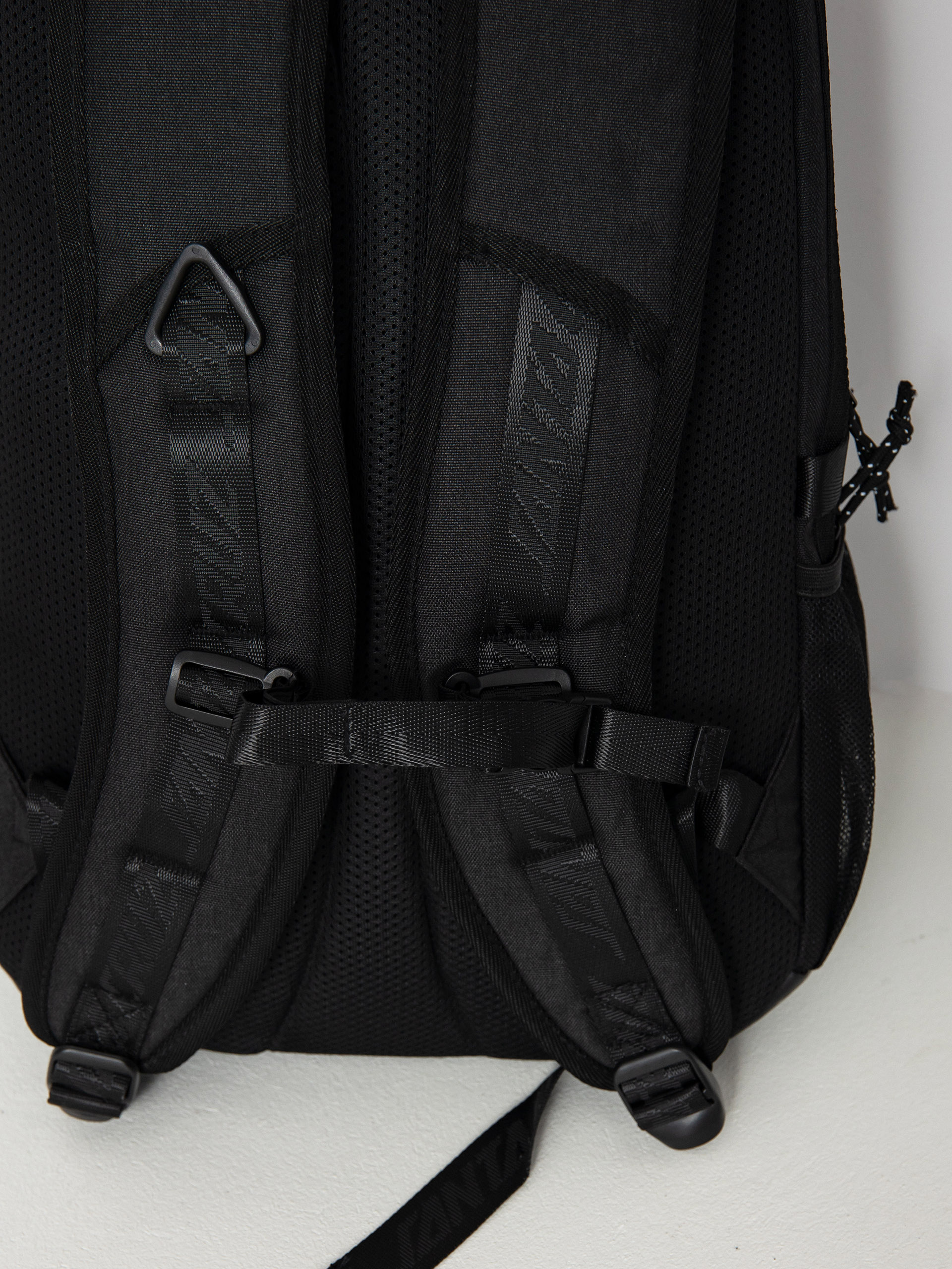 Plecak Santa Cruz Sabre Skatepack (black)