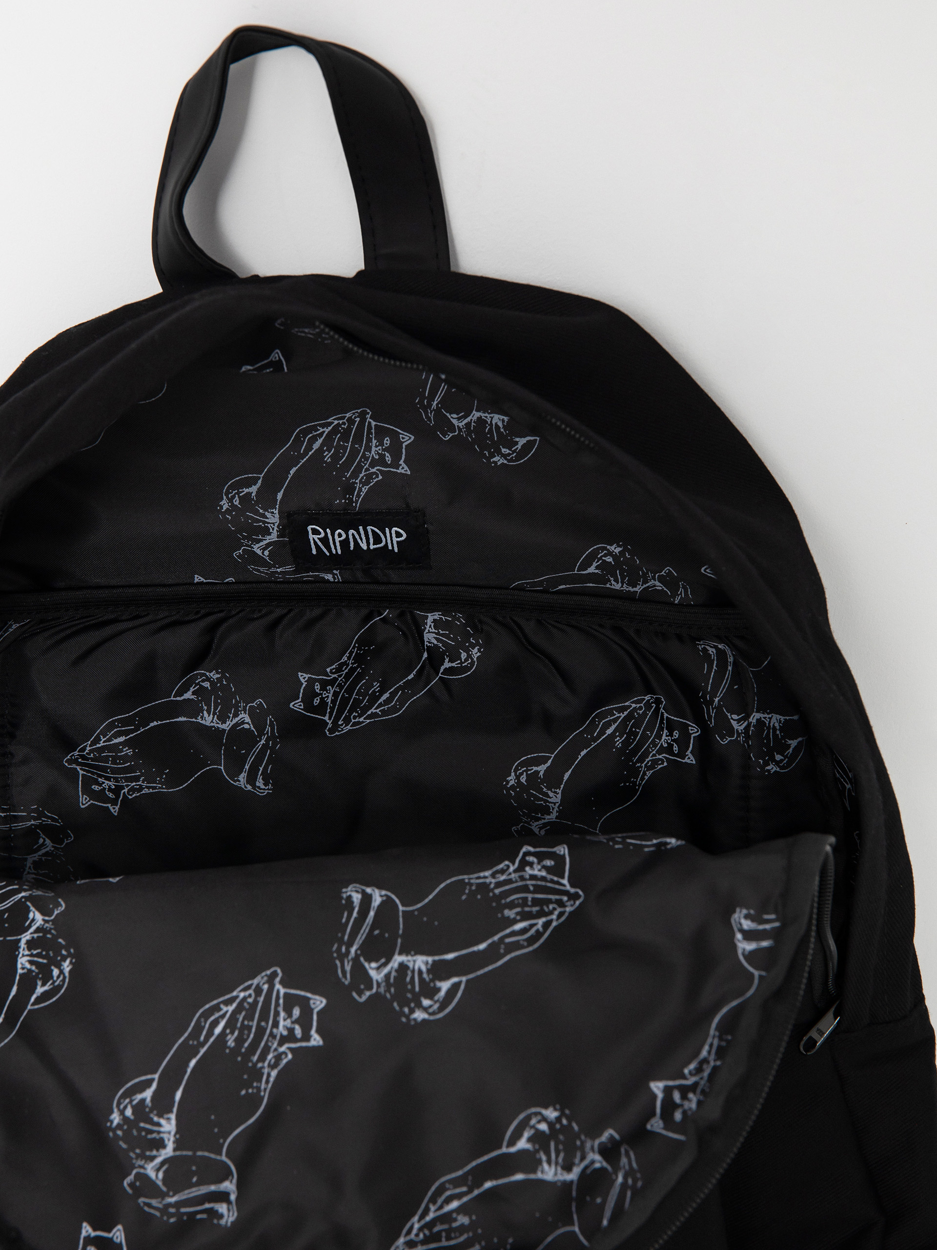 Plecak RipNDip Lord Nermal Velcro Hands (black)