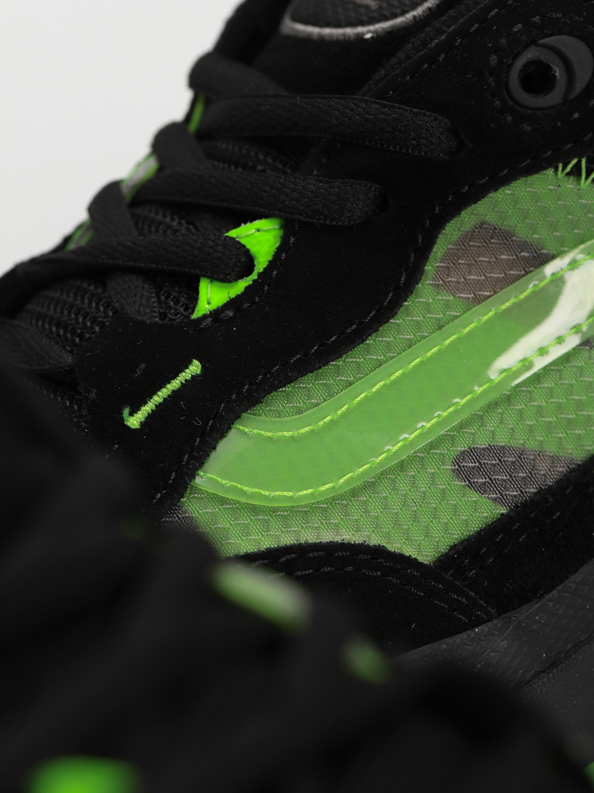 Buty Vans Wayvee (glow skulls green/black)