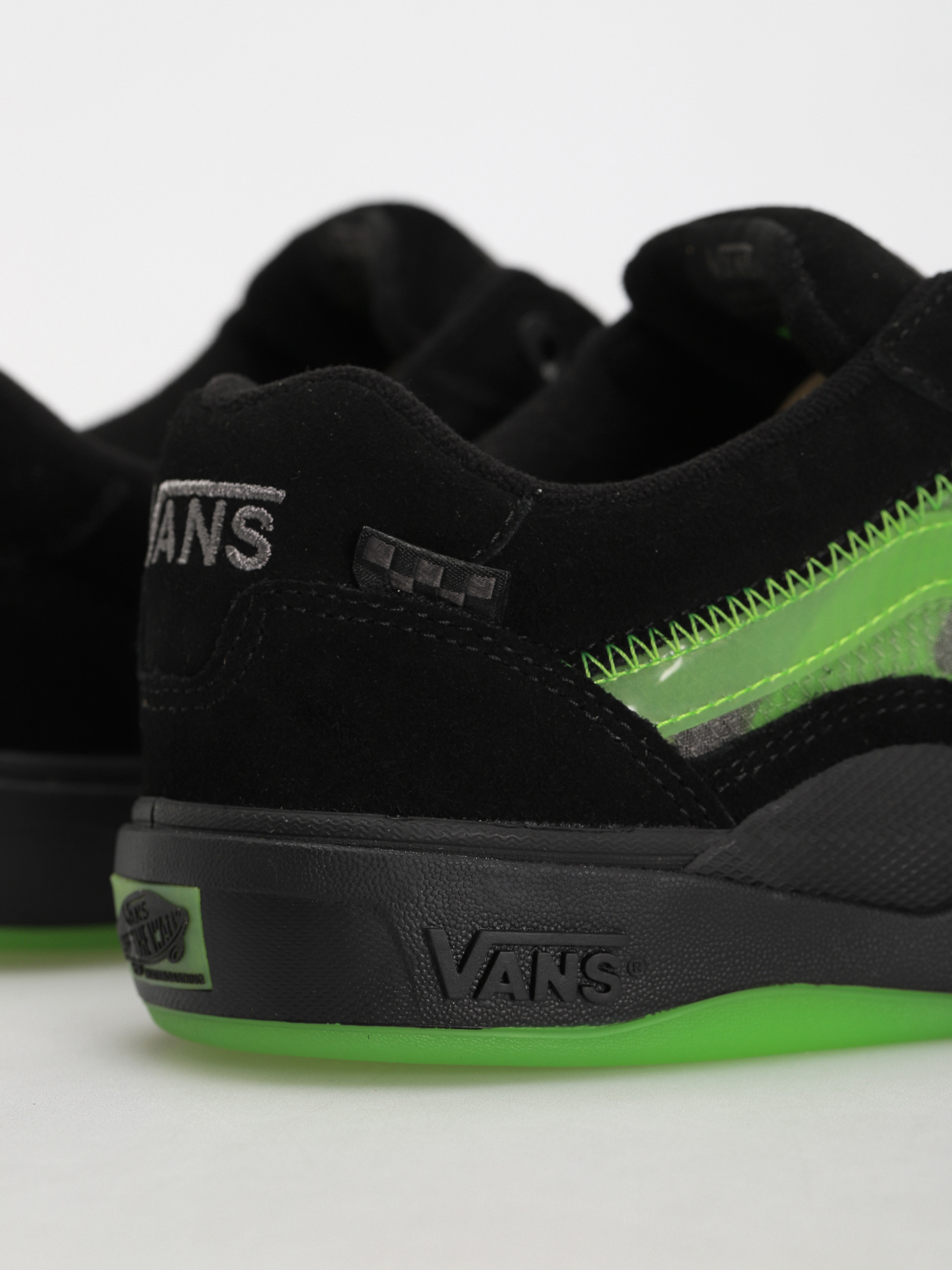 Buty Vans Wayvee (glow skulls green/black)