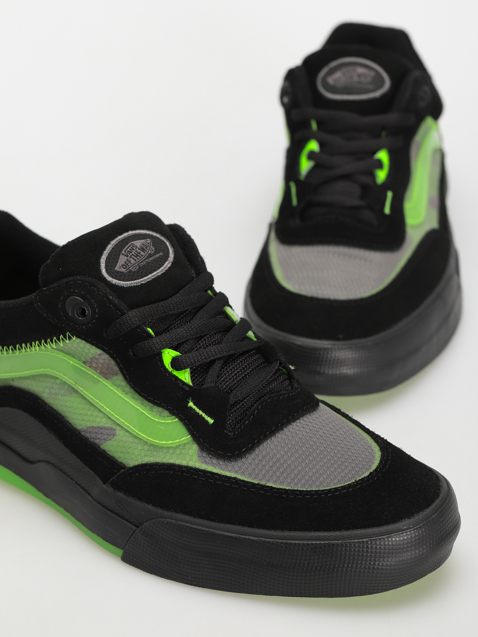 Buty Vans Wayvee (glow skulls green/black)