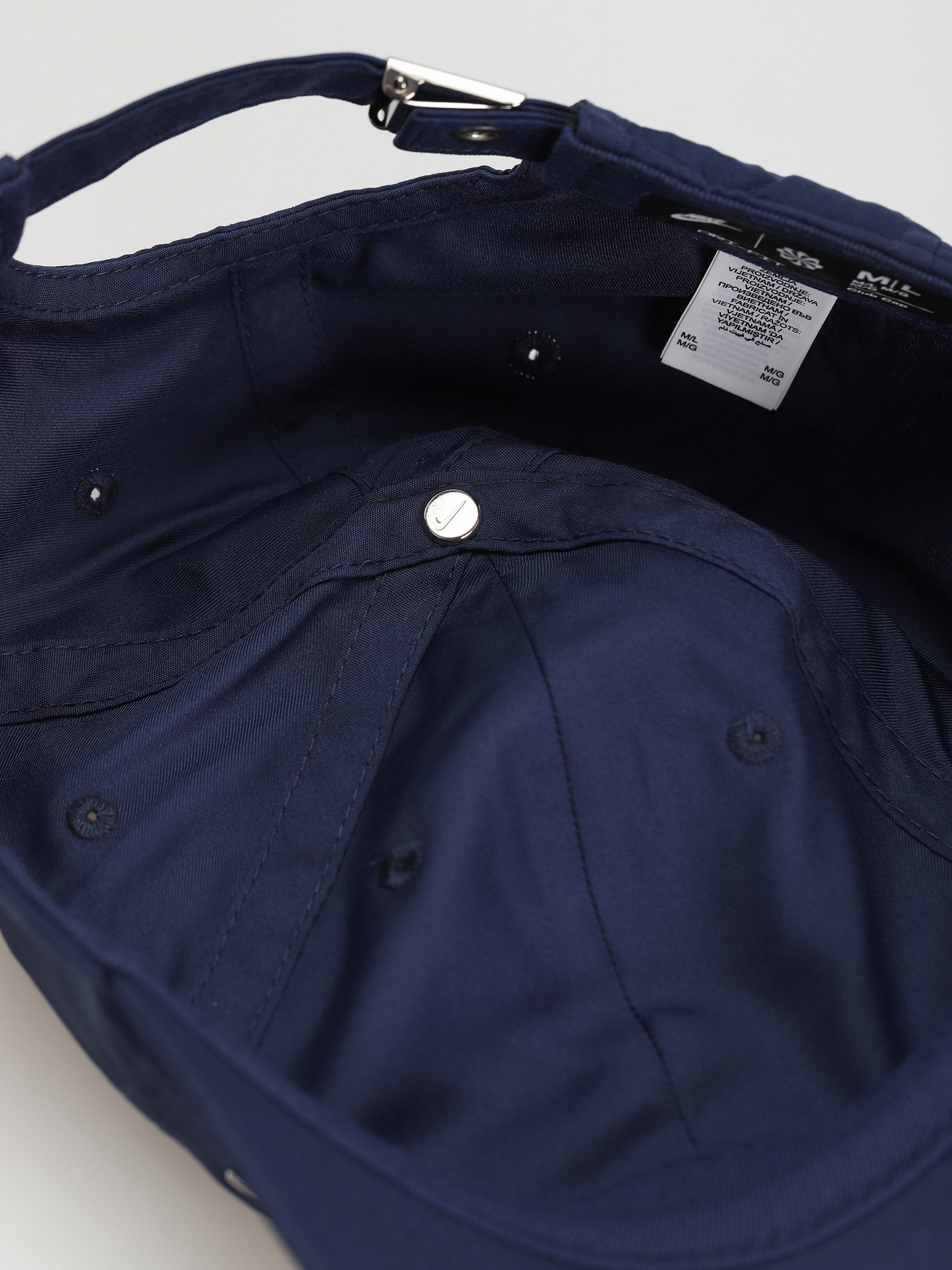 Czapka z daszkiem Nike SB Dri FIT Club (midnight navy/metallic silver)