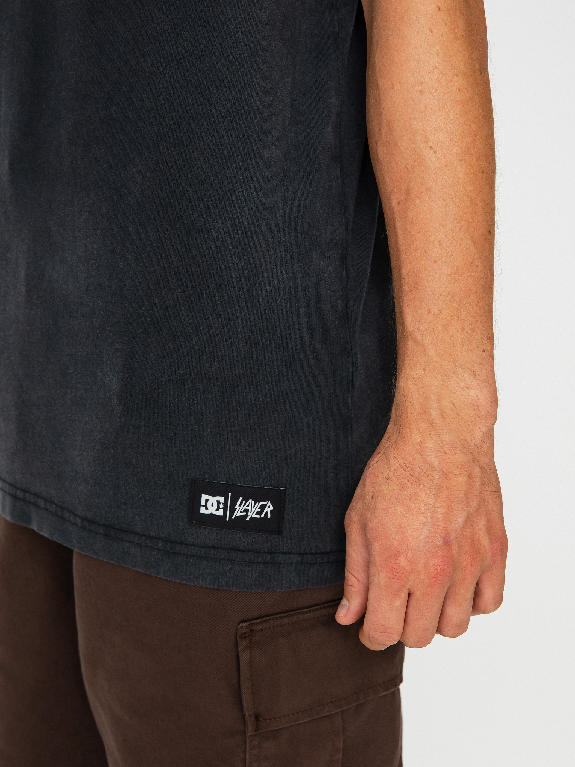 T-shirt DC X Slayer 1981 (black acid wash)