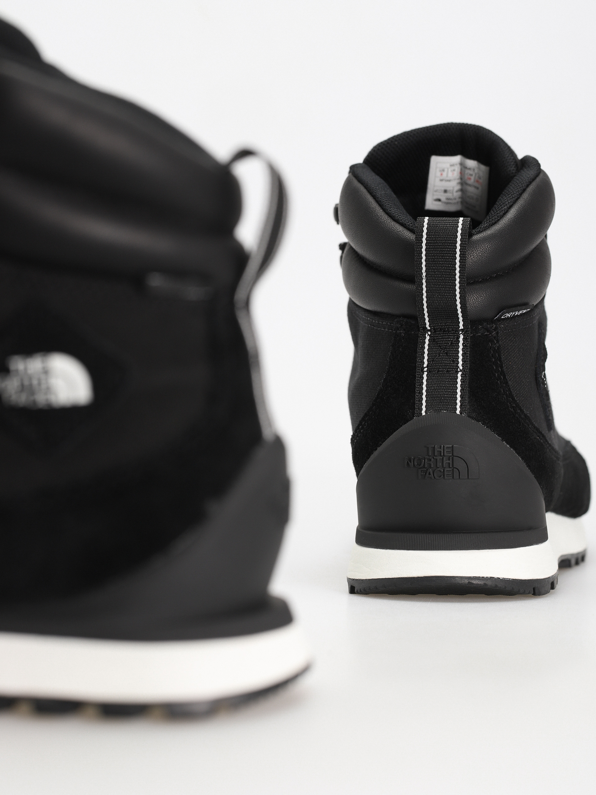 Buty The North Face Back To Berkeley Iv Textile Wp (tnf black/tnf white)