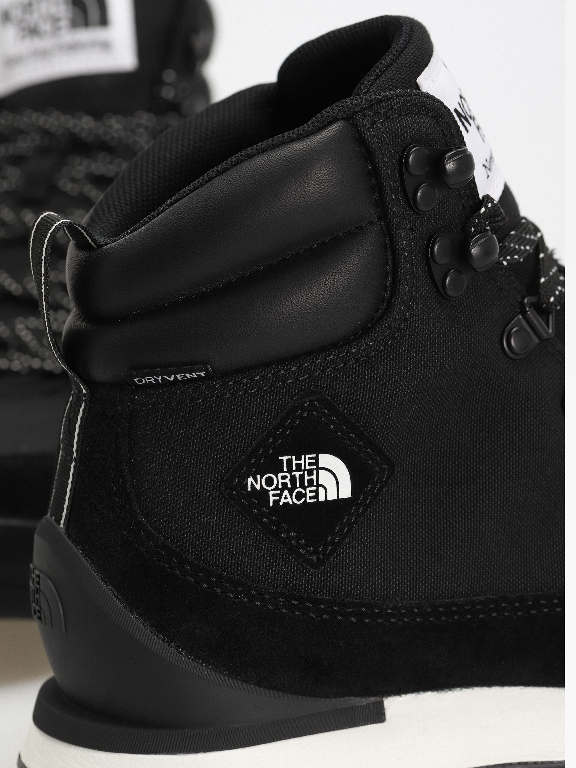 Buty The North Face Back To Berkeley Iv Textile Wp (tnf black/tnf white)