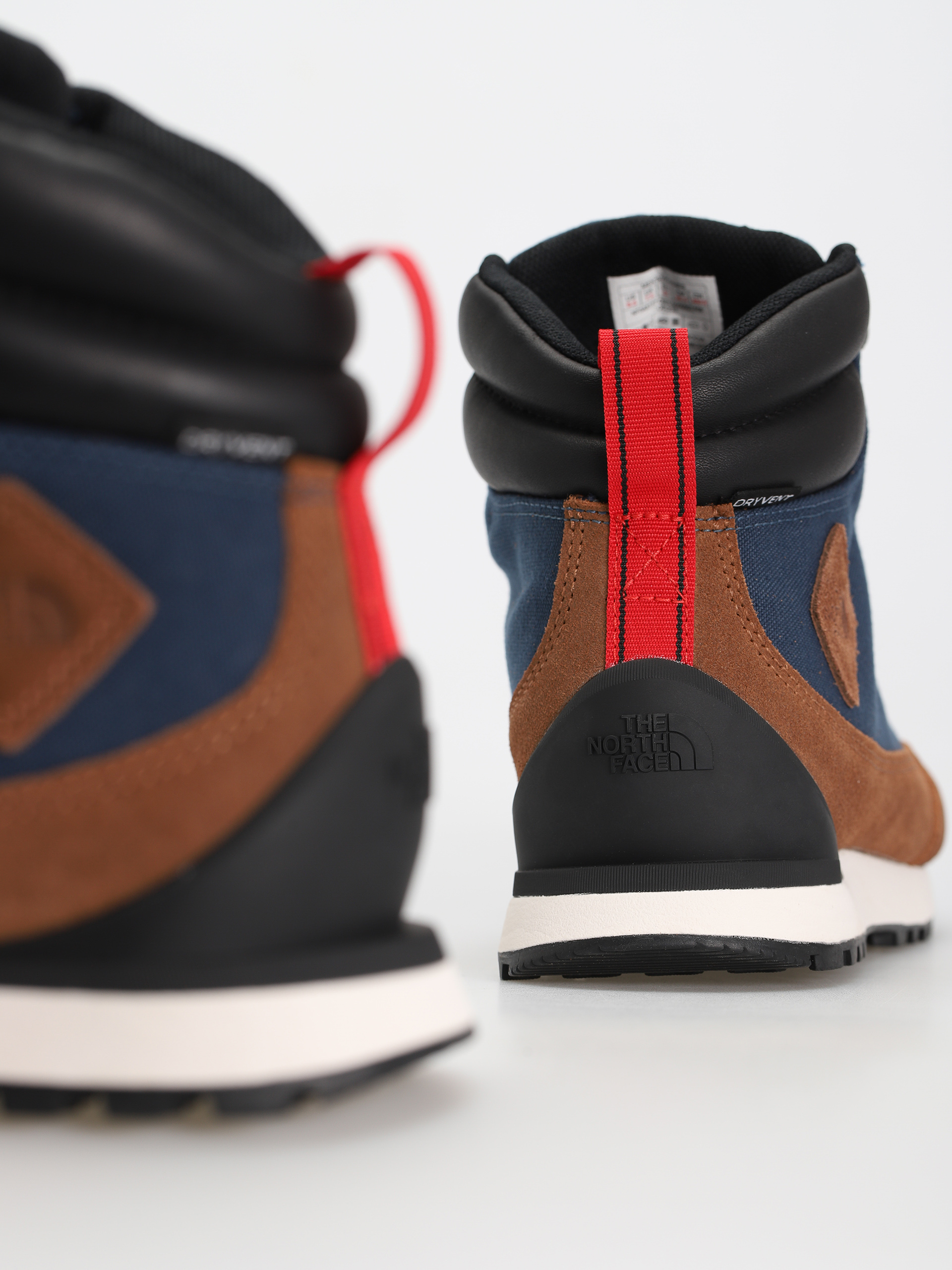 Buty The North Face Back To Berkeley Iv Textile Wp (shady blue/monksrobebrn)