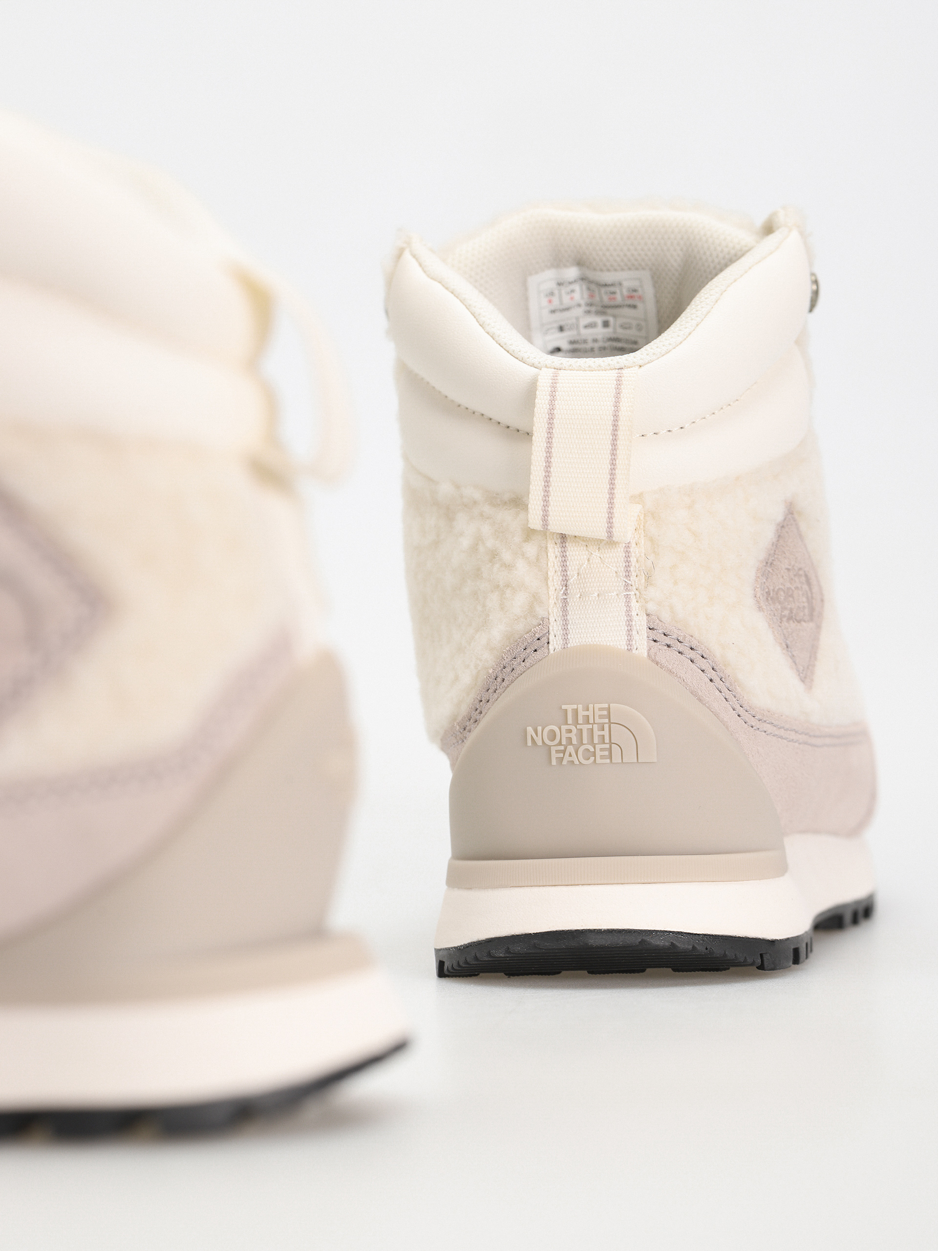 Buty The North Face Back To Berkeley Iv High Pile Wmn (gardenia white/silvergrey)