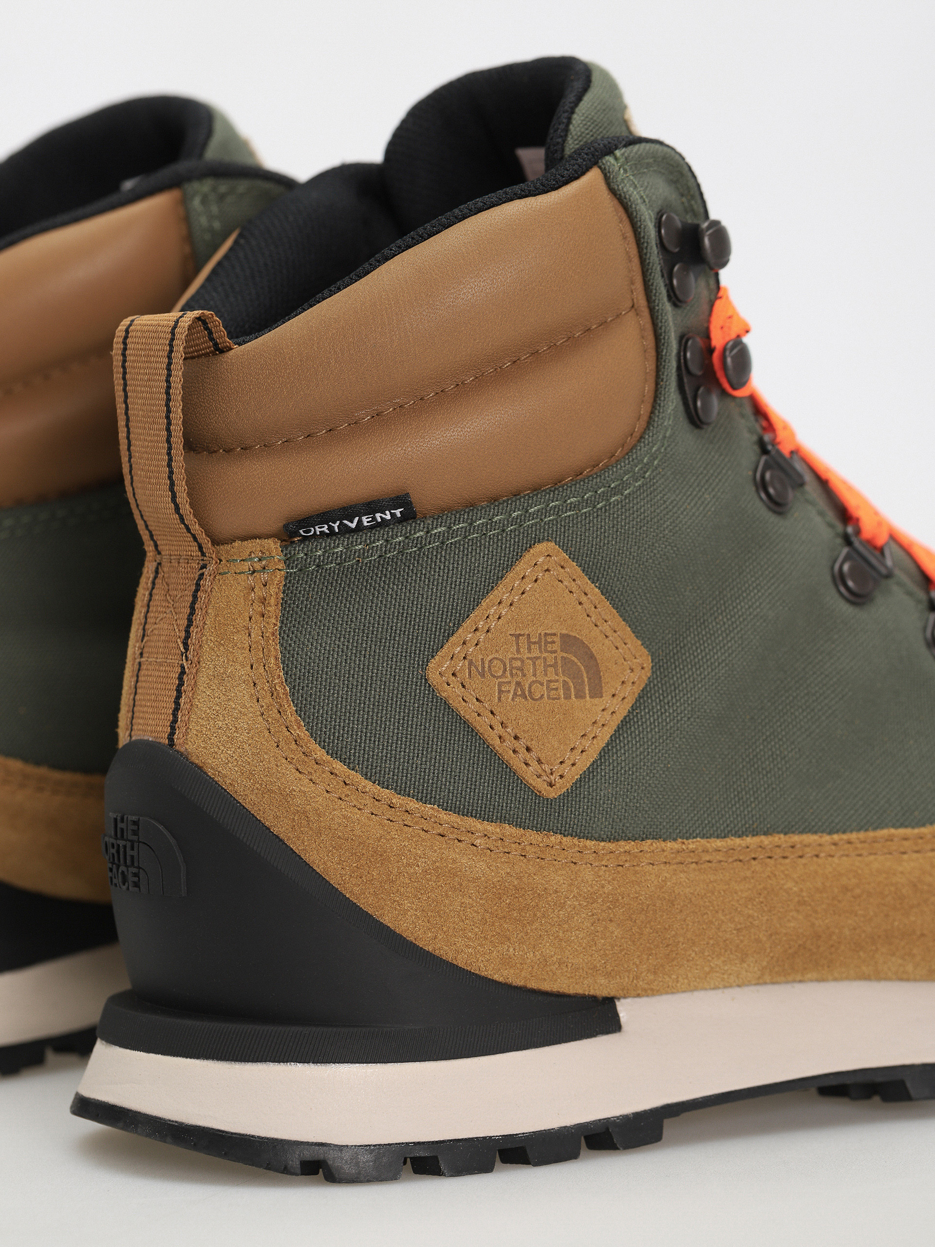 Buty The North Face Back To Berkeley Iv Textile Wp (thyme/utility brown)