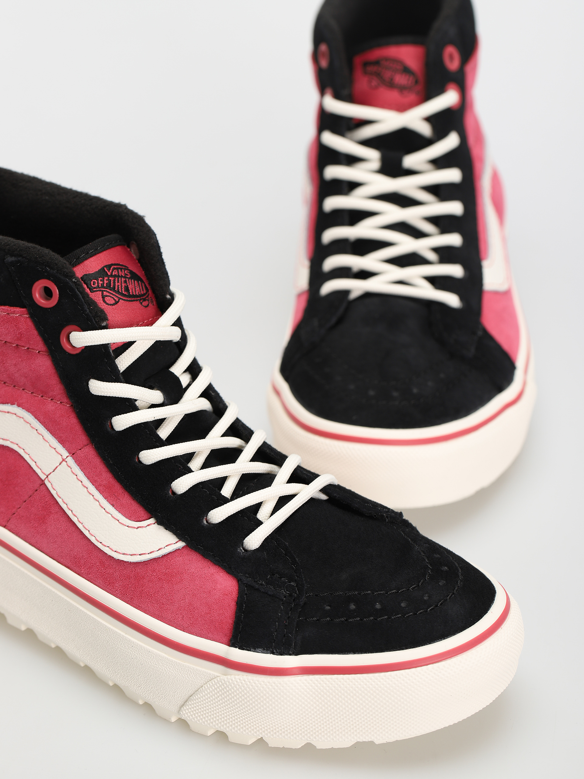 Buty Vans Sk8 Hi MTE 1 (holly berry)