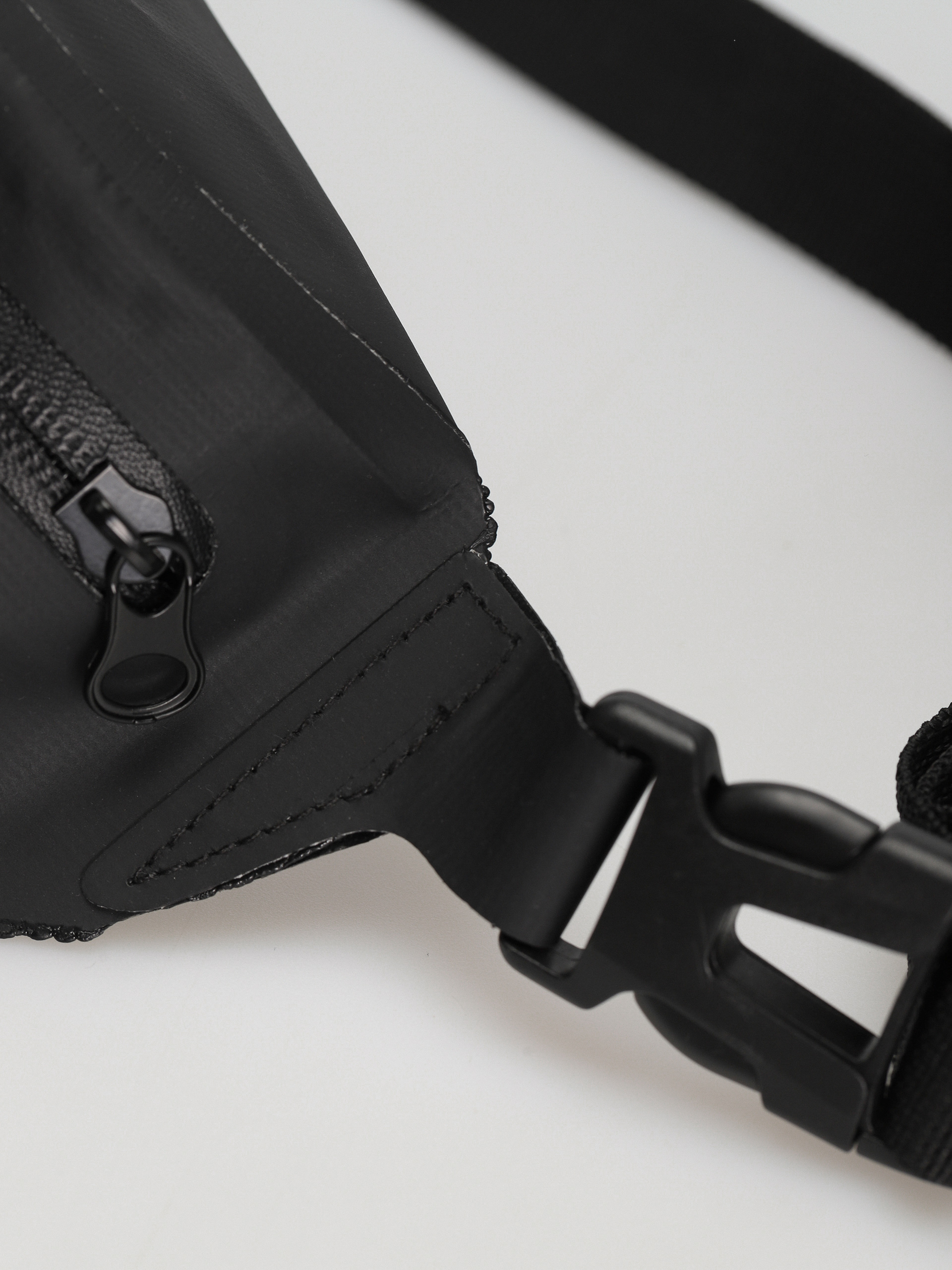 Torba Salty Crew Pinnacle Fanny Pack Wmn (black)