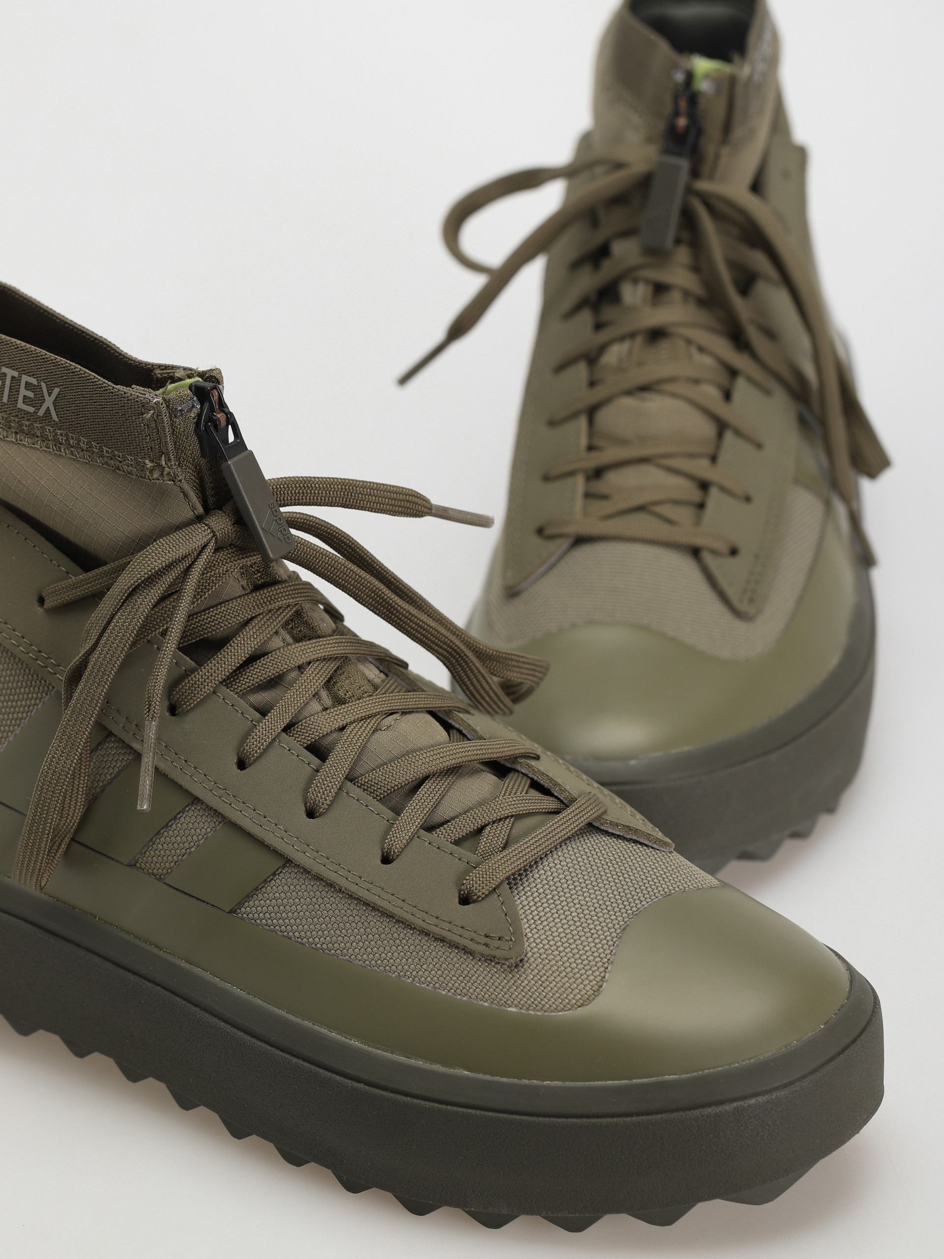 Buty adidas Originals Znsored Hi Gtx (olistr/olistr/shaoli)