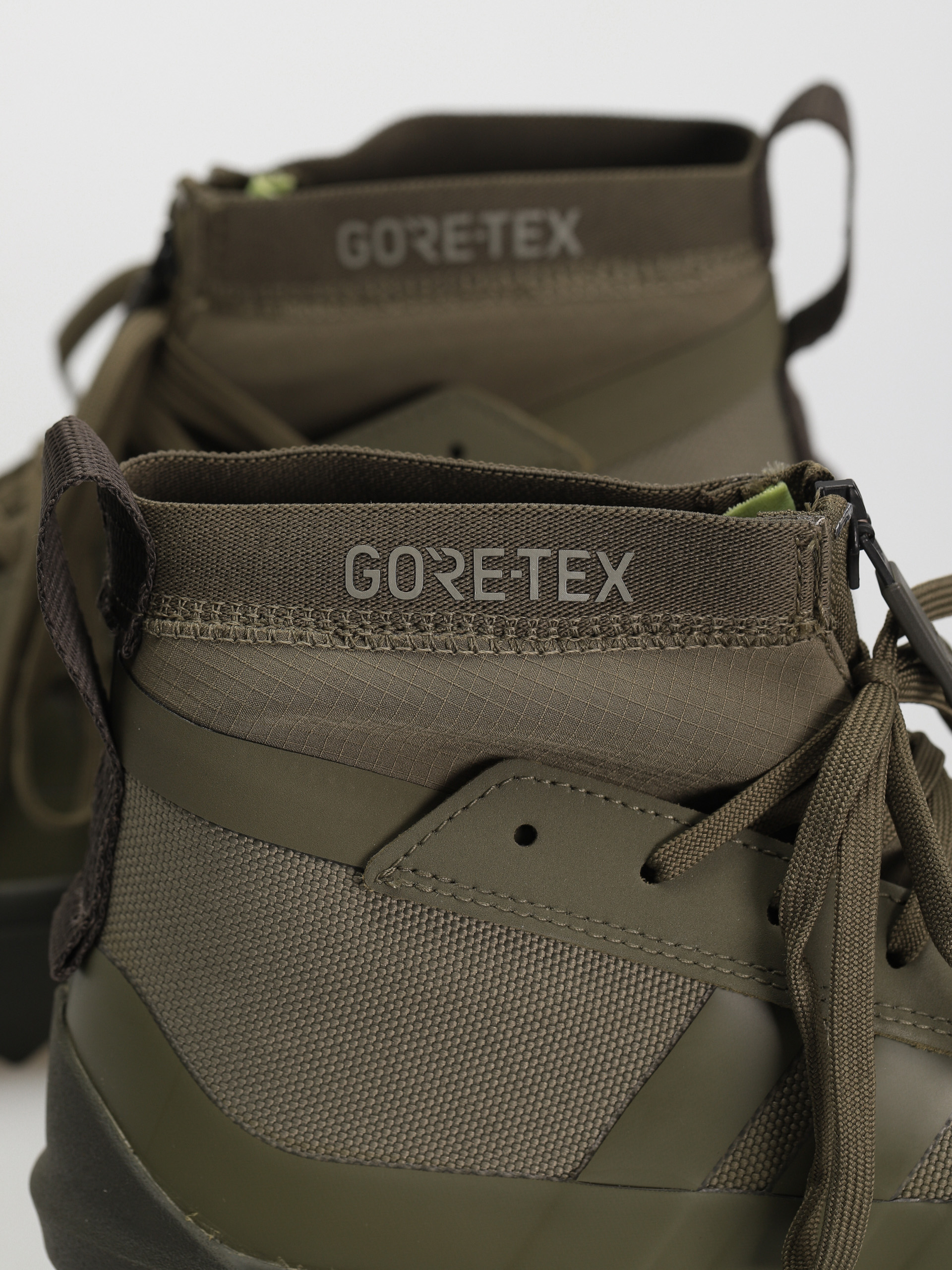 Buty adidas Originals Znsored Hi Gtx (olistr/olistr/shaoli)