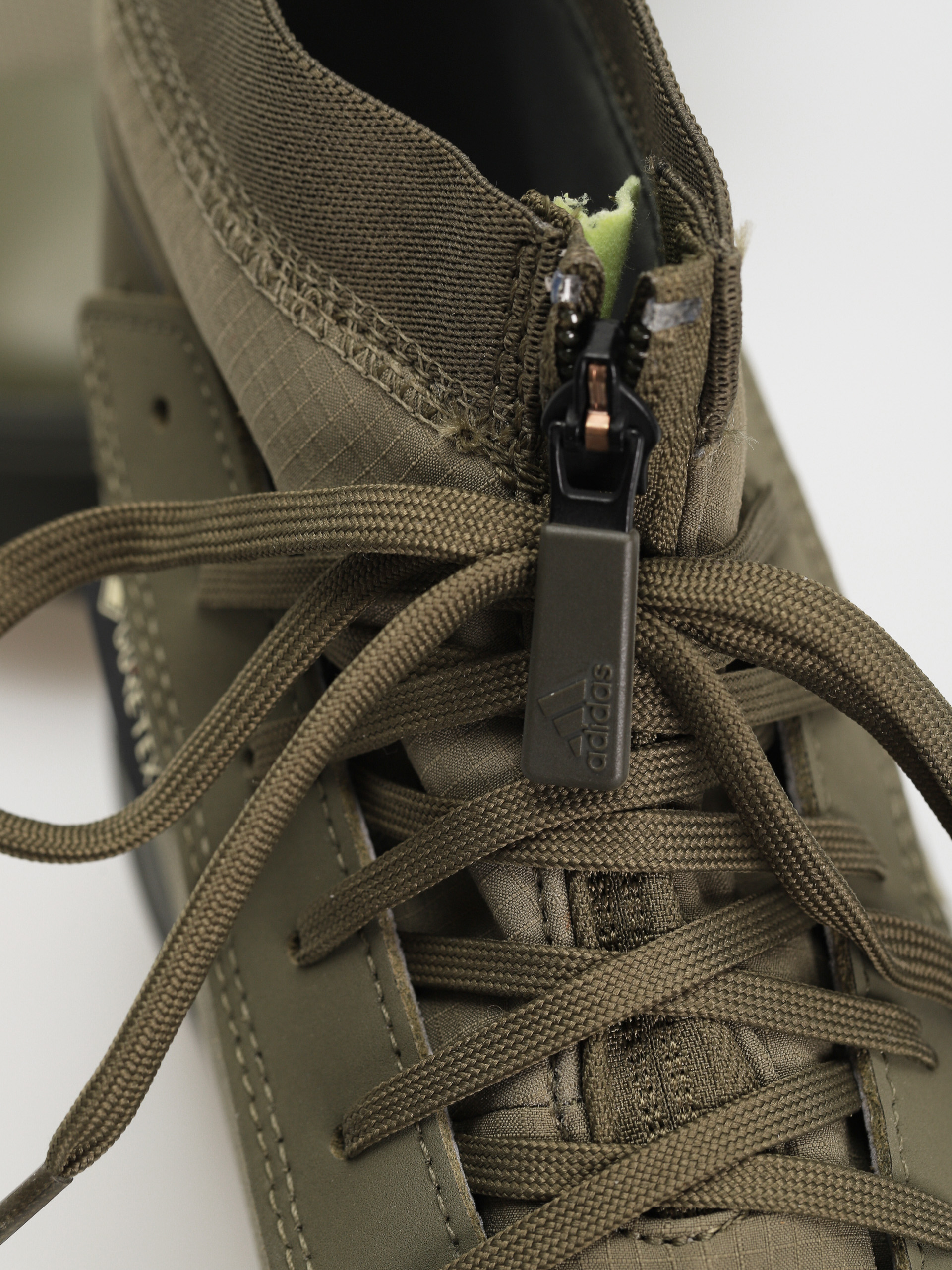 Buty adidas Originals Znsored Hi Gtx (olistr/olistr/shaoli)