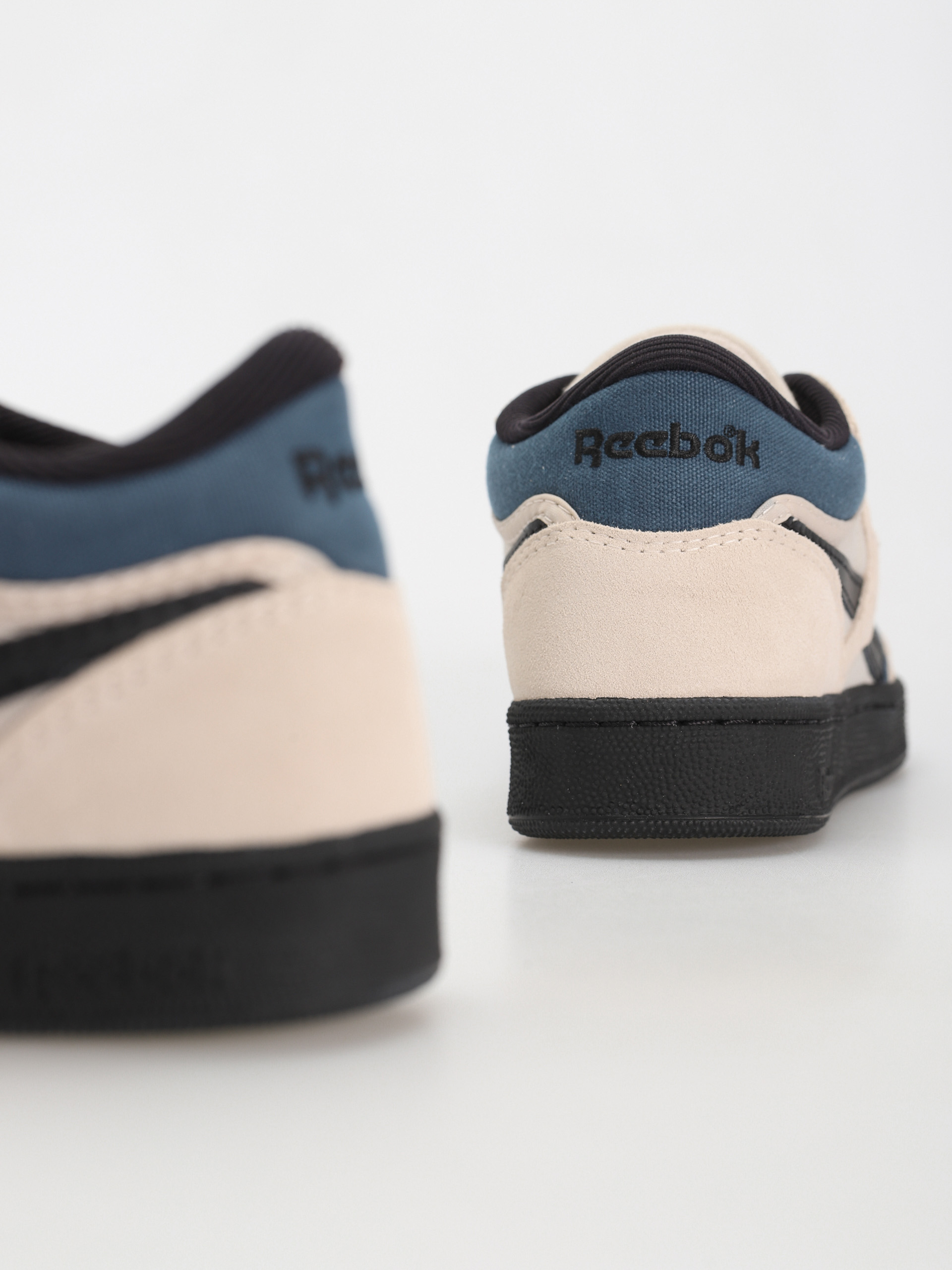 Buty Reebok Club C Mid II Revenge (stucco/hooblu/cblack)