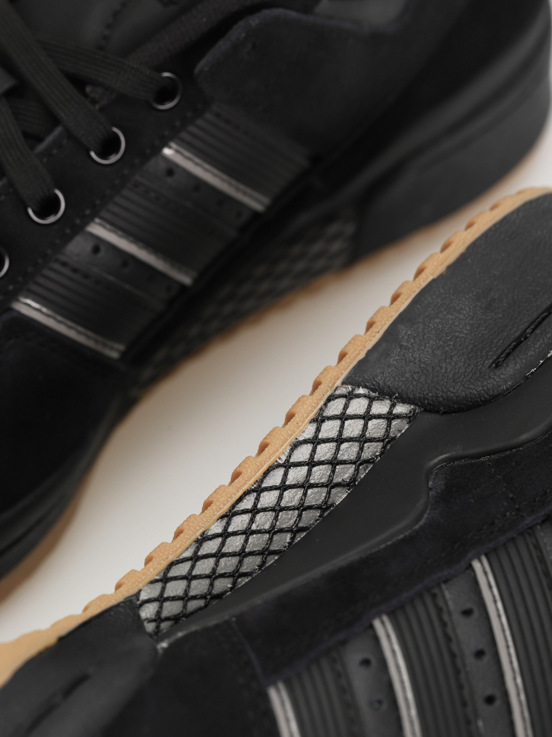 Buty adidas Forum 84 Low ADV (cblack/carbon/grethr)