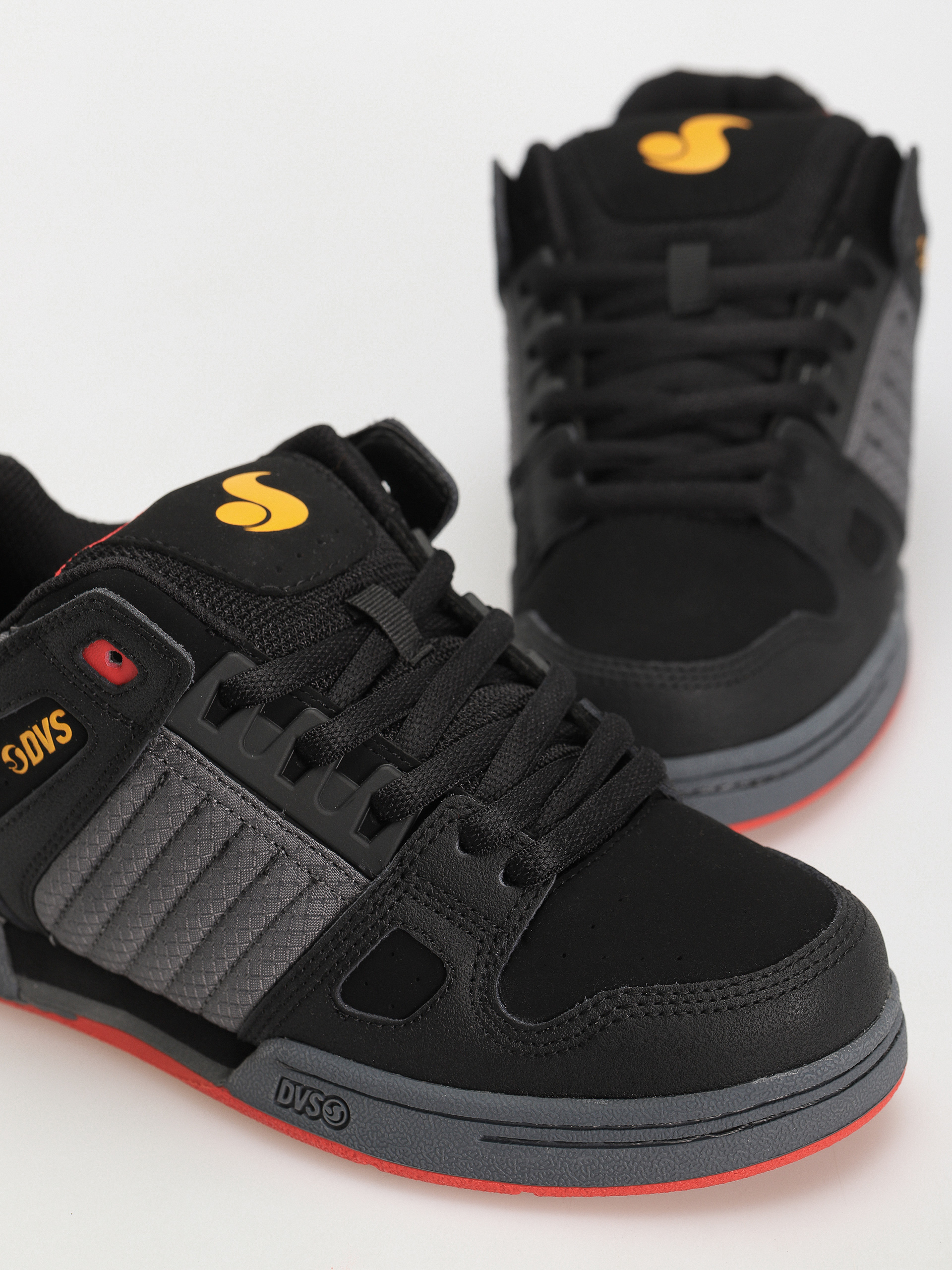 Buty DVS Celsius (black fiery red yellow nubuck)