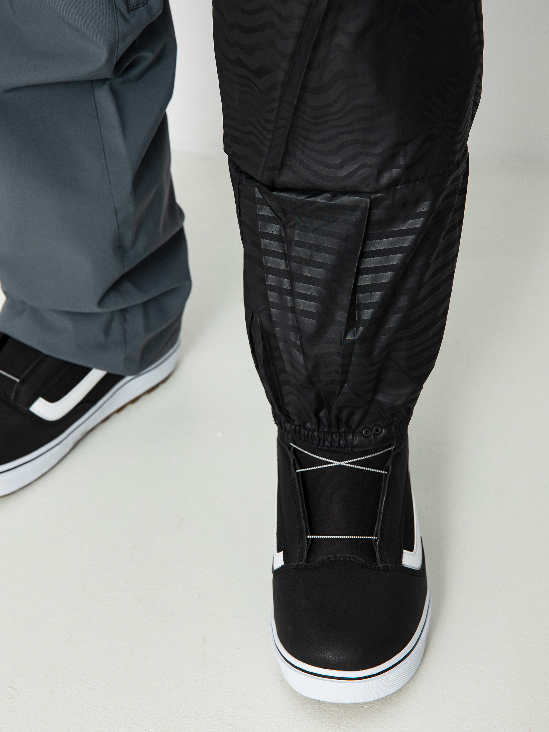 Męskie Spodnie snowboardowe Volcom Freakin Snow Chino (dark grey)