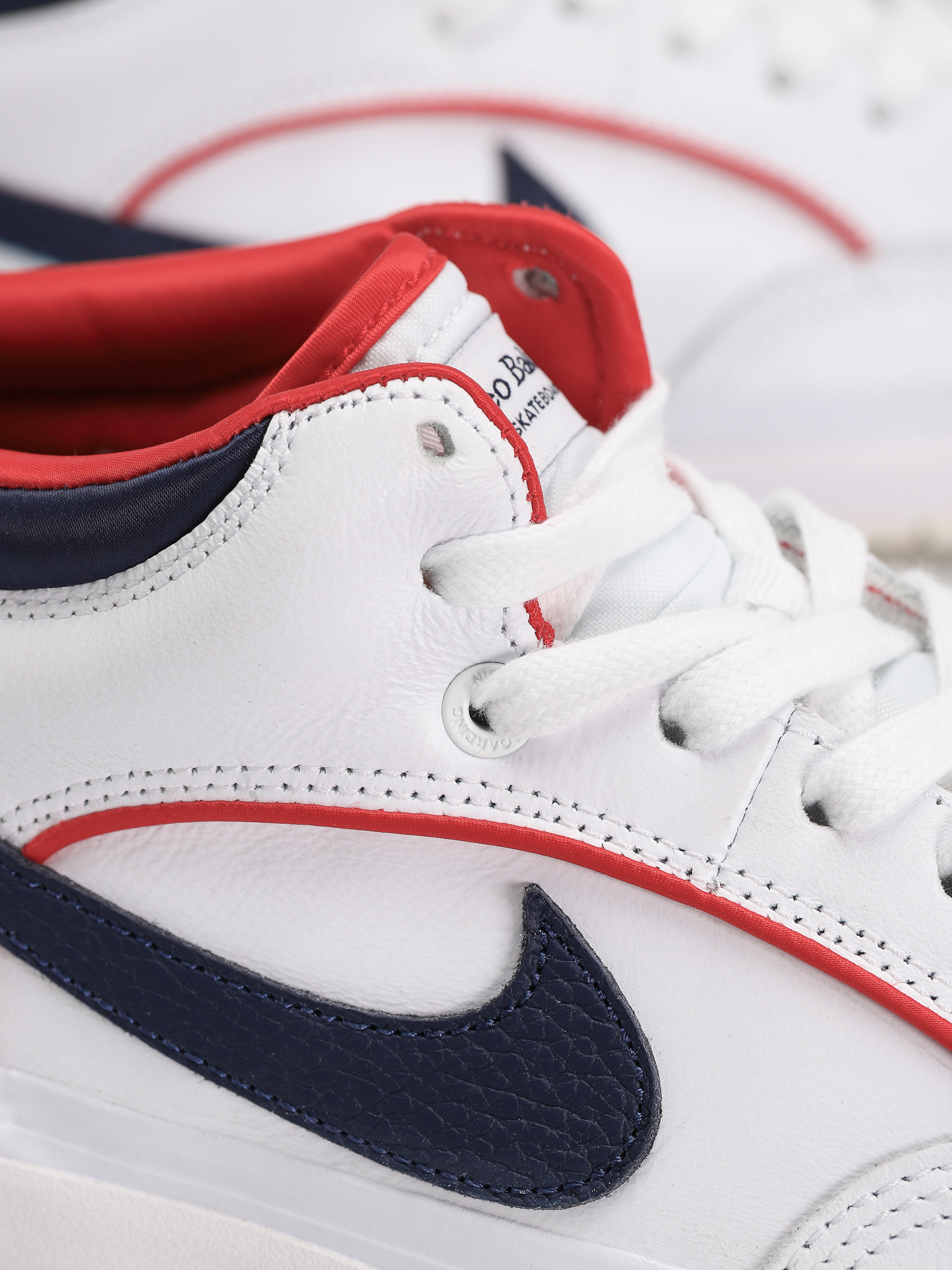 Buty Nike SB React Leo Premium (white/midnight navy university red white)