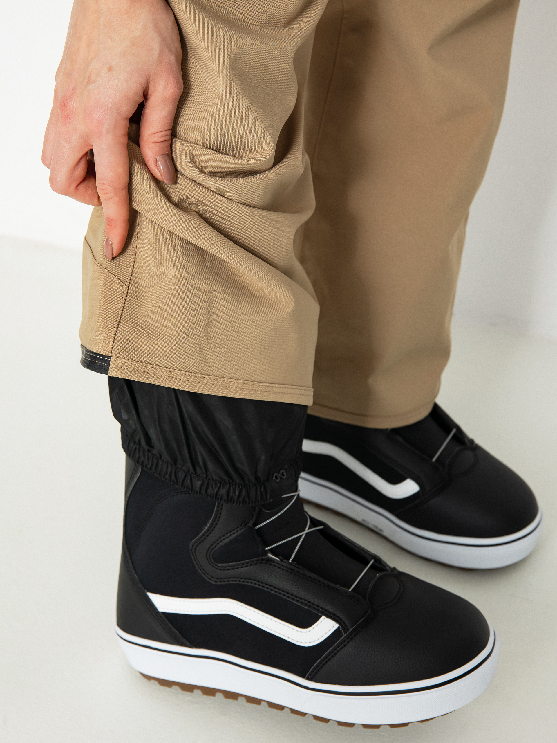 Damskie Spodnie snowboardowe Volcom Swift Bib Overall (dark khaki)