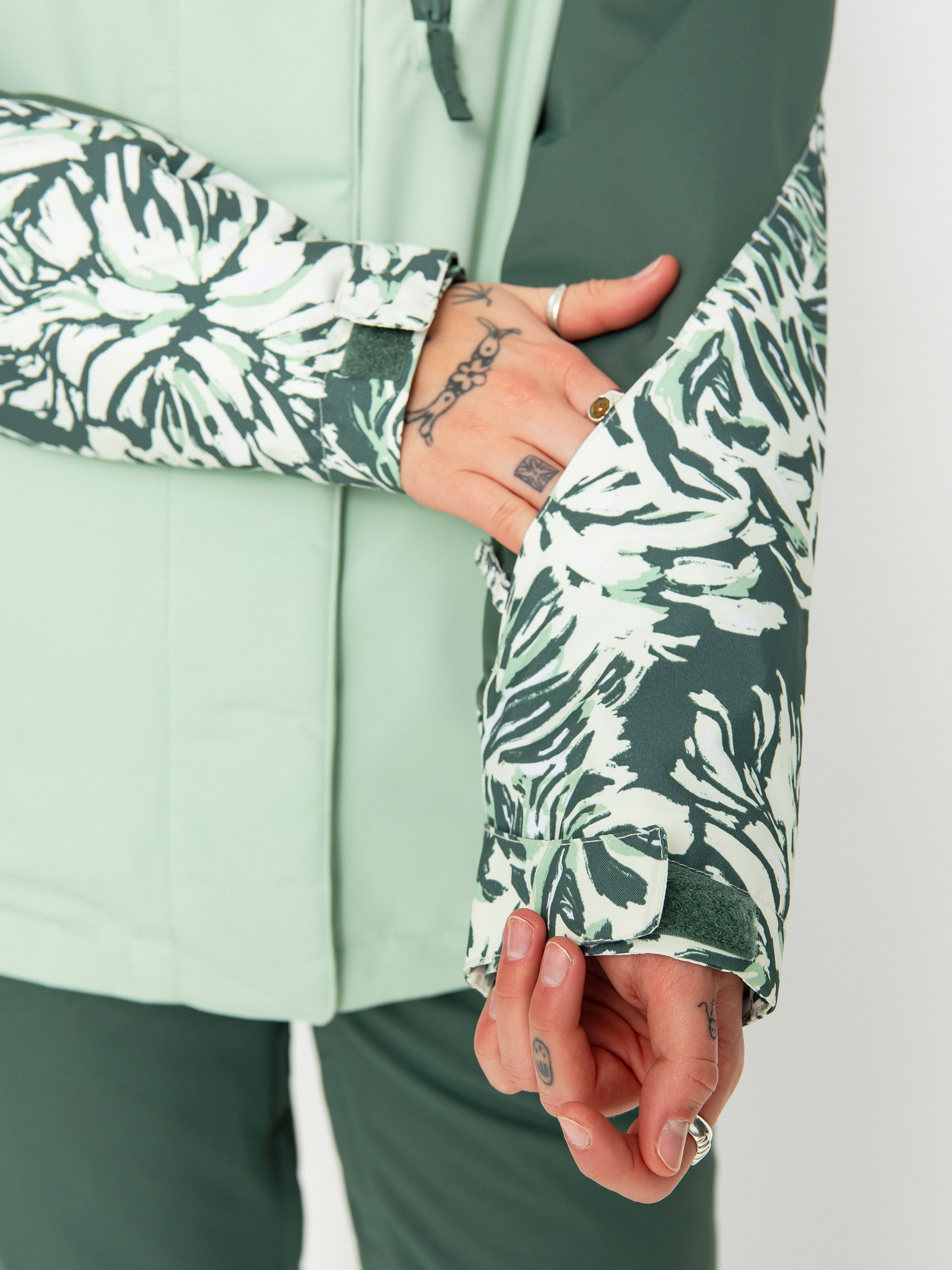 Damska Kurtka snowboardowa Roxy Jetty Block (dark forest wild)