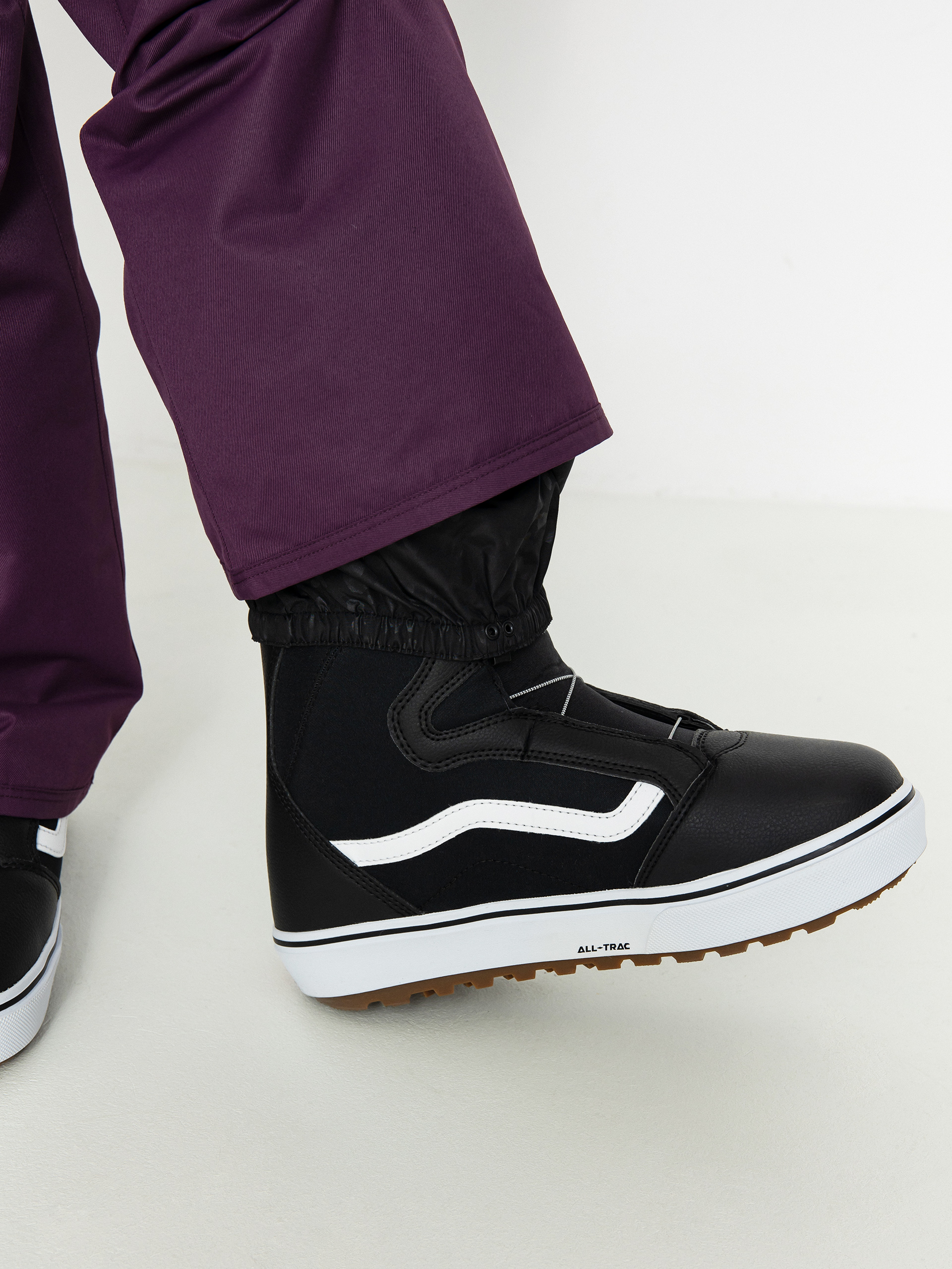 Damskie Spodnie snowboardowe Volcom Bridger Ins (blackberry)