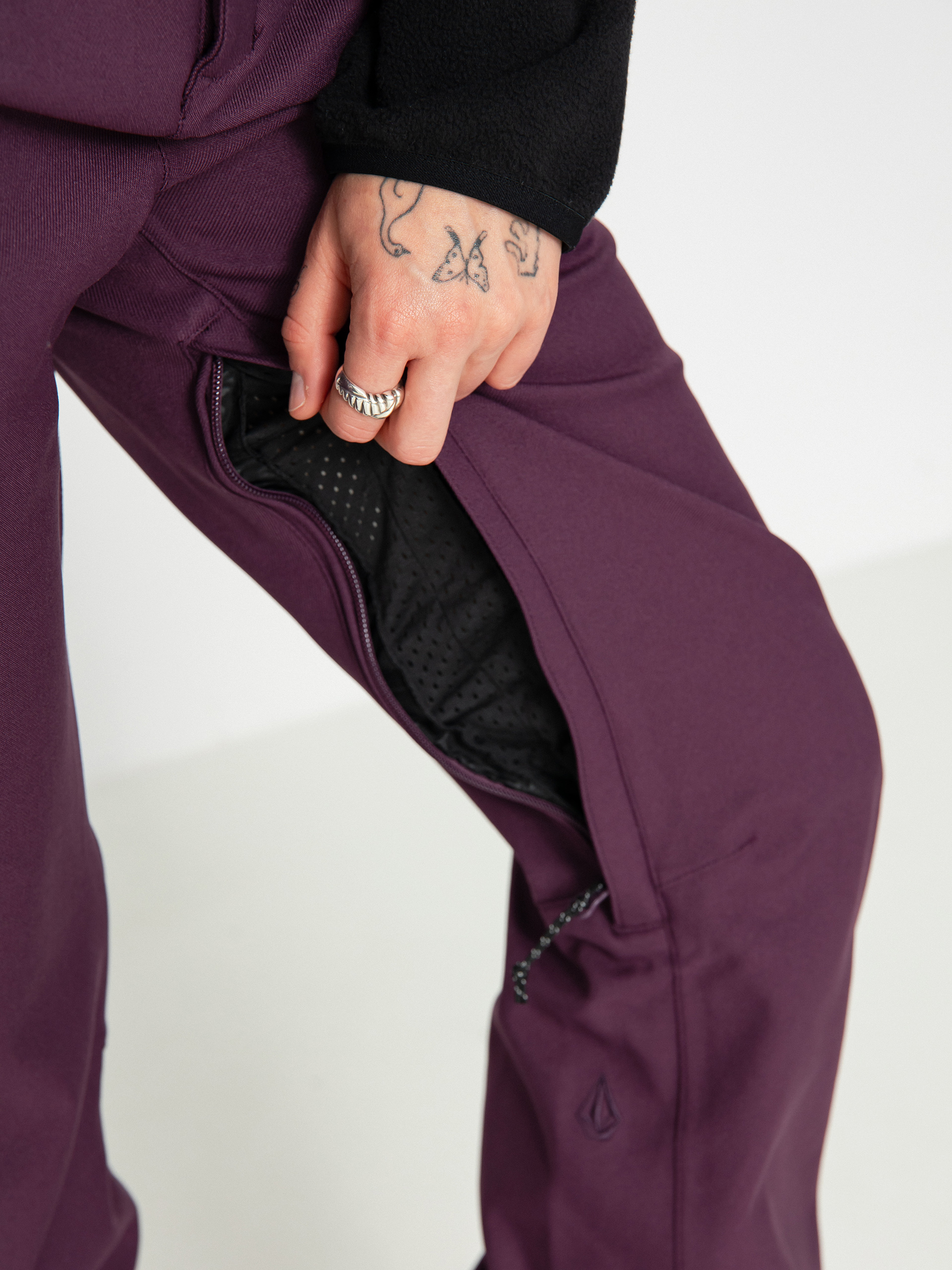 Damskie Spodnie snowboardowe Volcom Species Stretch (blackberry)