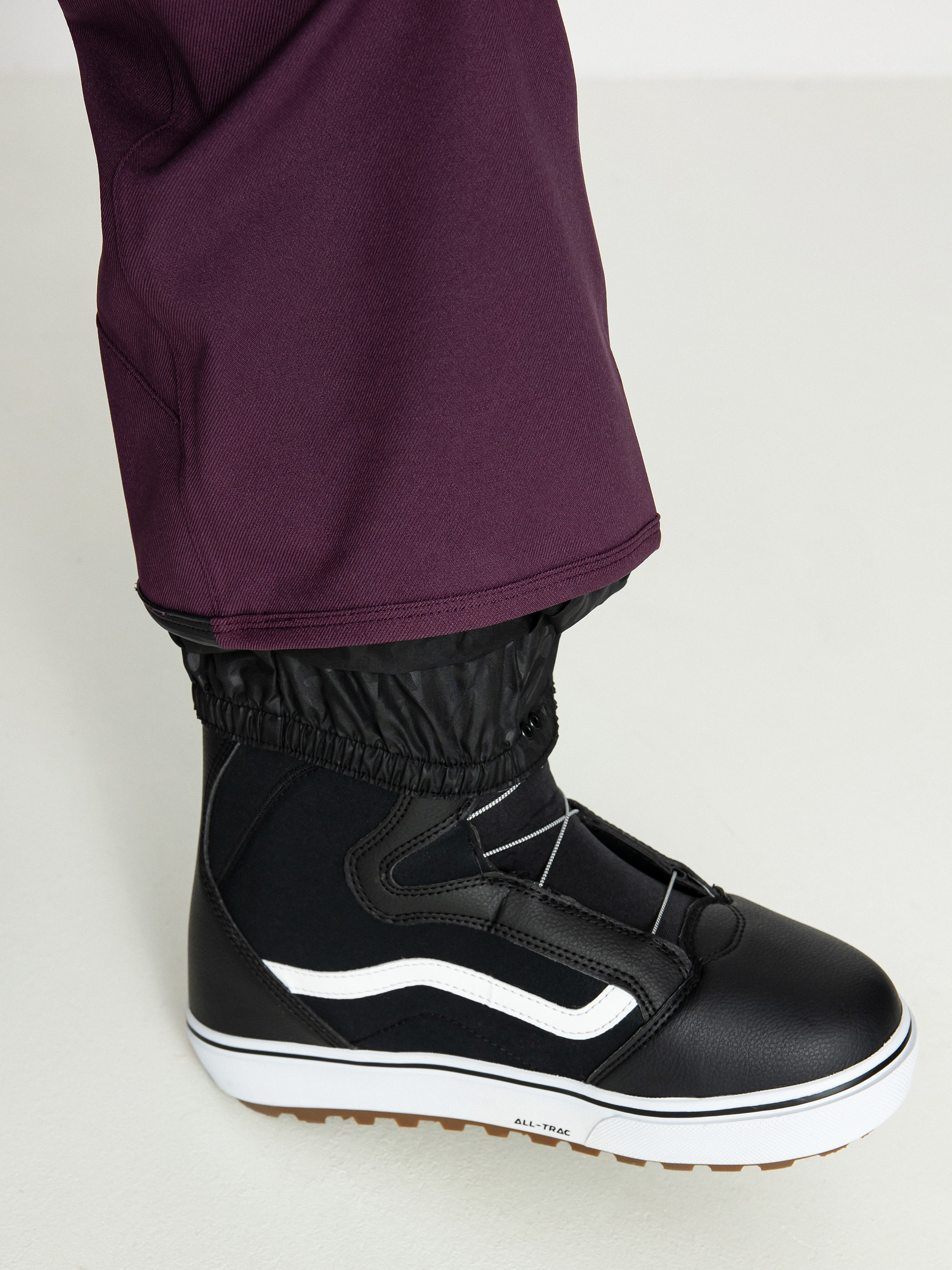 Damskie Spodnie snowboardowe Volcom Species Stretch (blackberry)