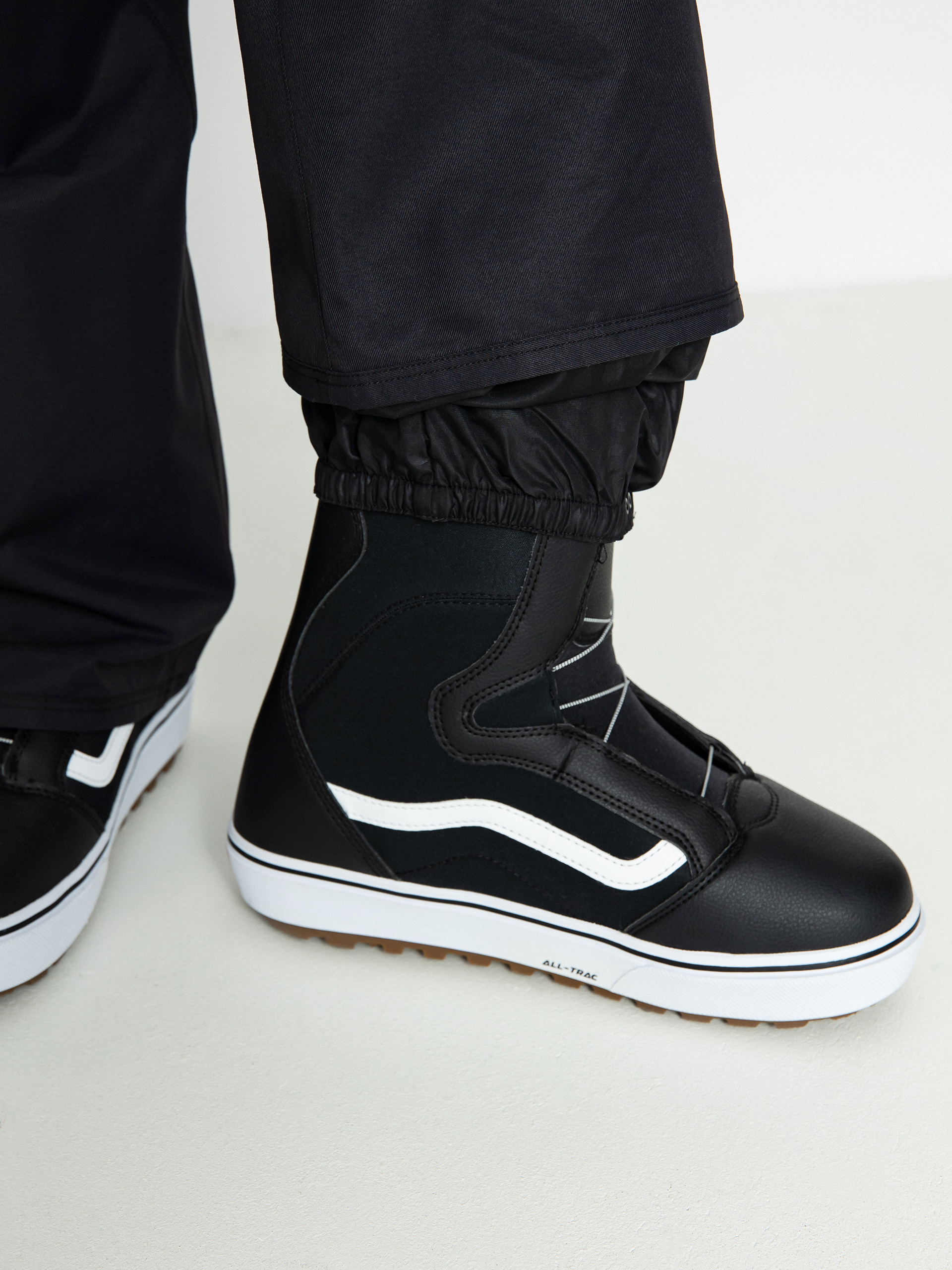 Damskie Spodnie snowboardowe Volcom Bridger Ins (black)