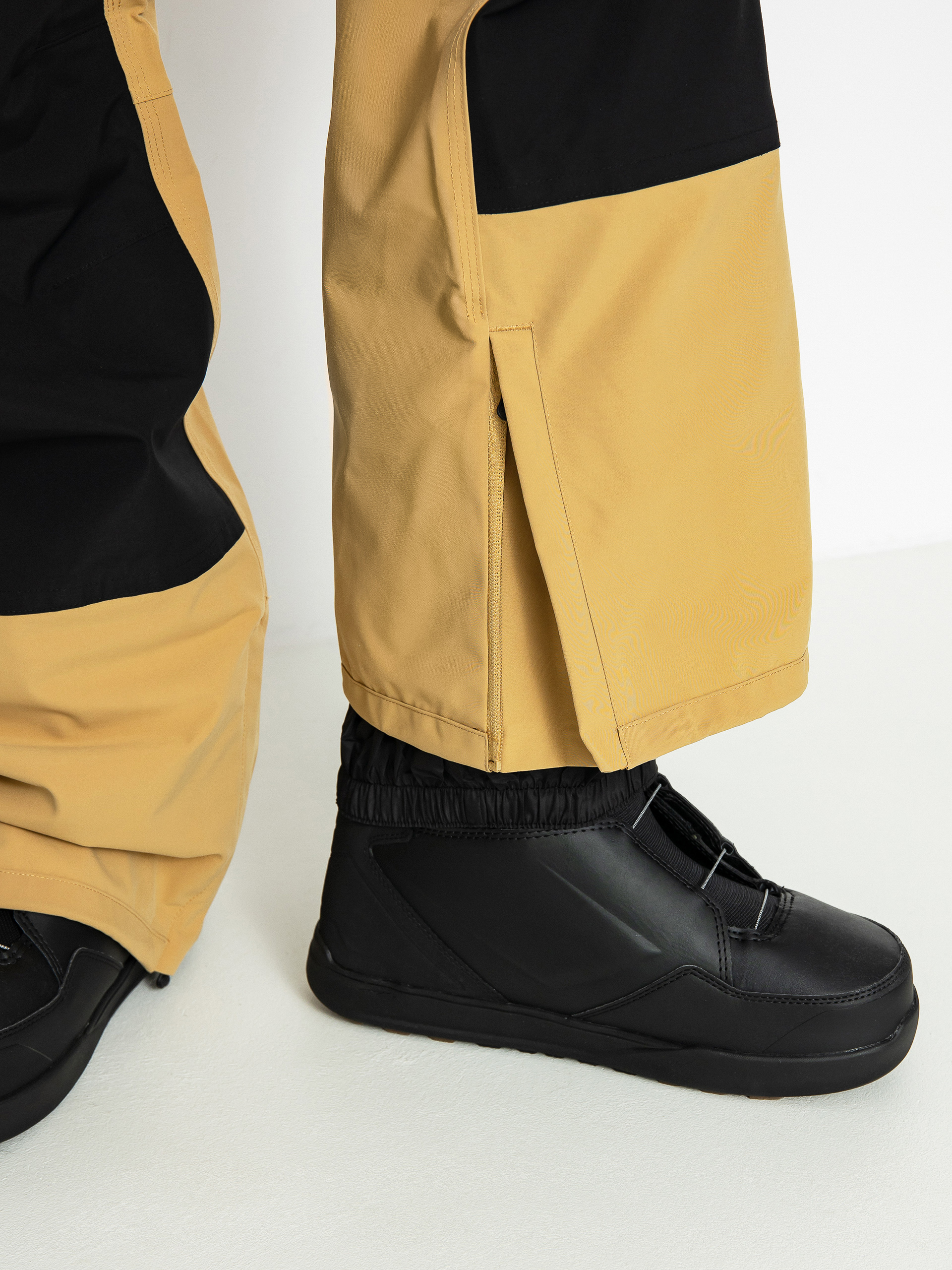 Męskie Spodnie snowboardowe ThirtyTwo Basement Bib (black/tan)