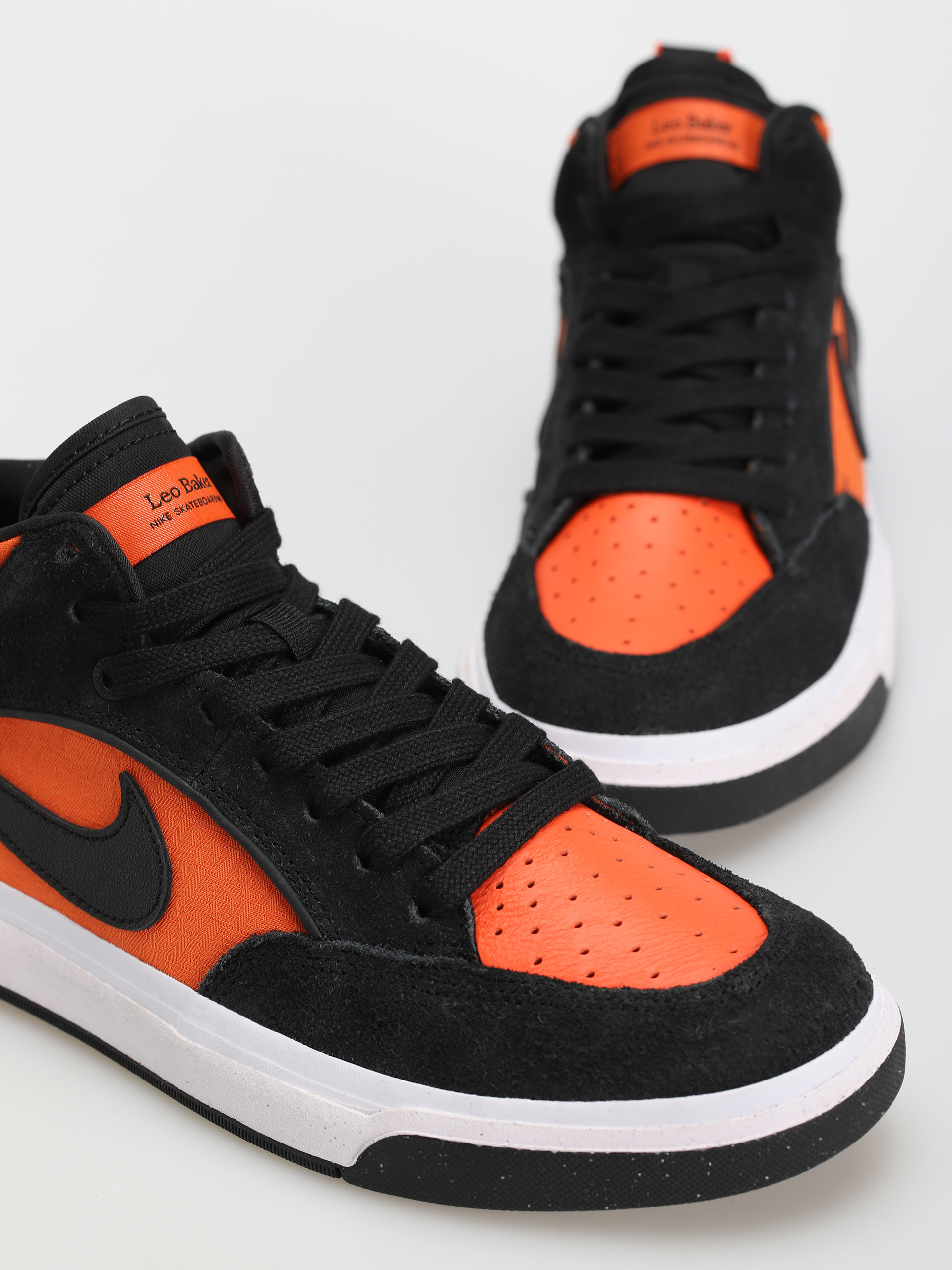 Buty Nike SB React Leo (black/black orange electro orange)