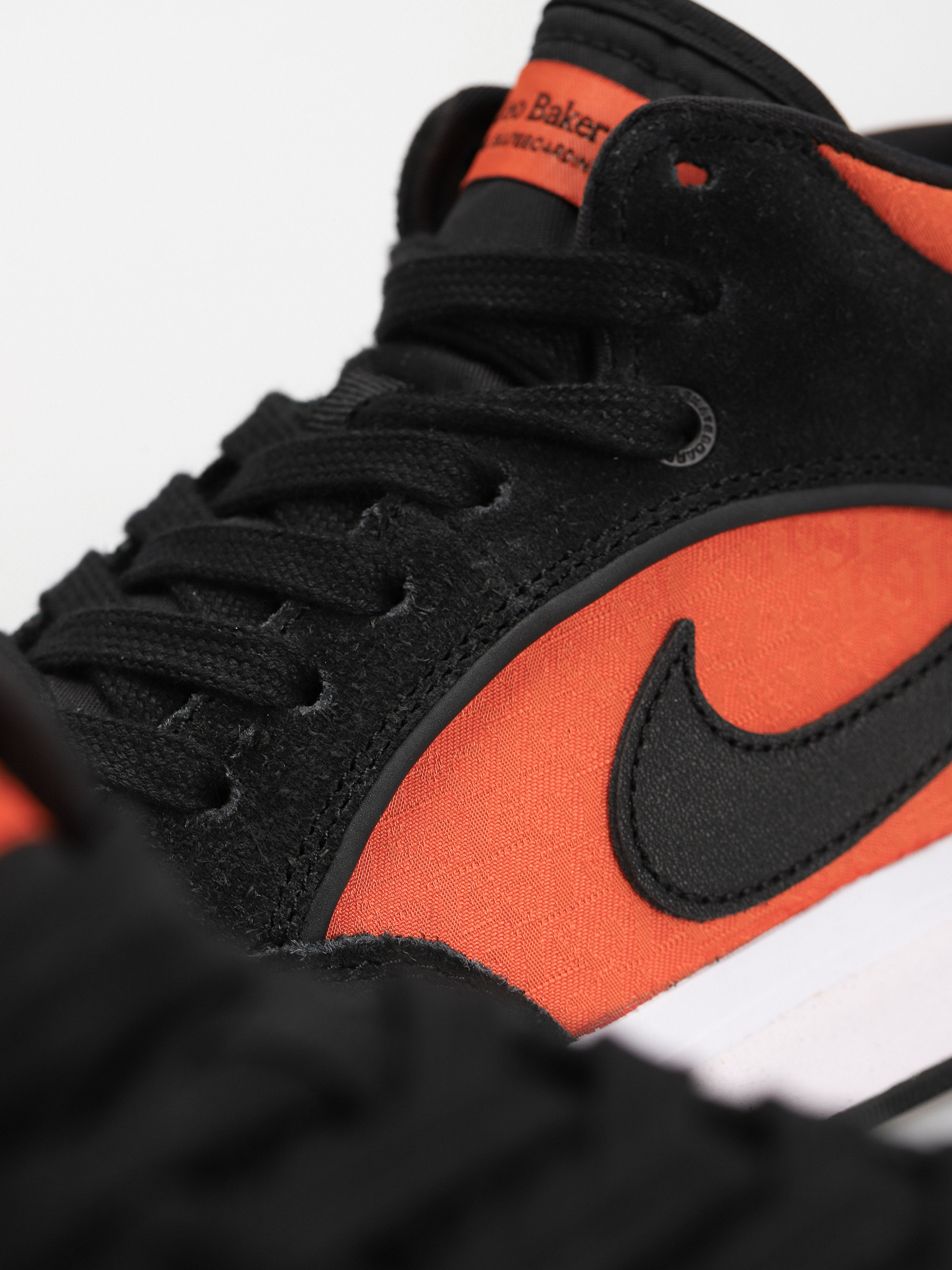 Buty Nike SB React Leo (black/black orange electro orange)