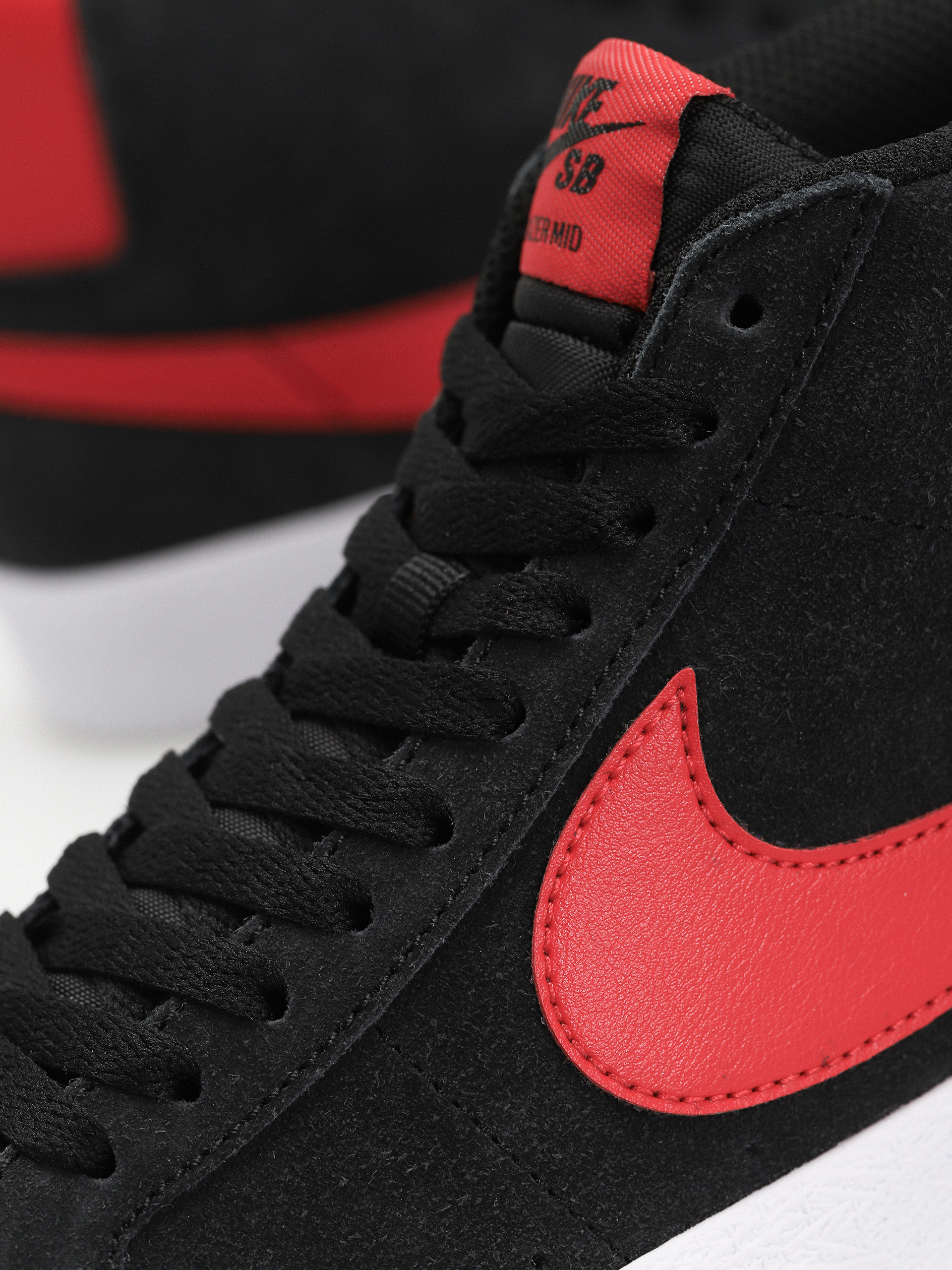 Buty Nike SB Zoom Blazer Mid (black/university red black white)