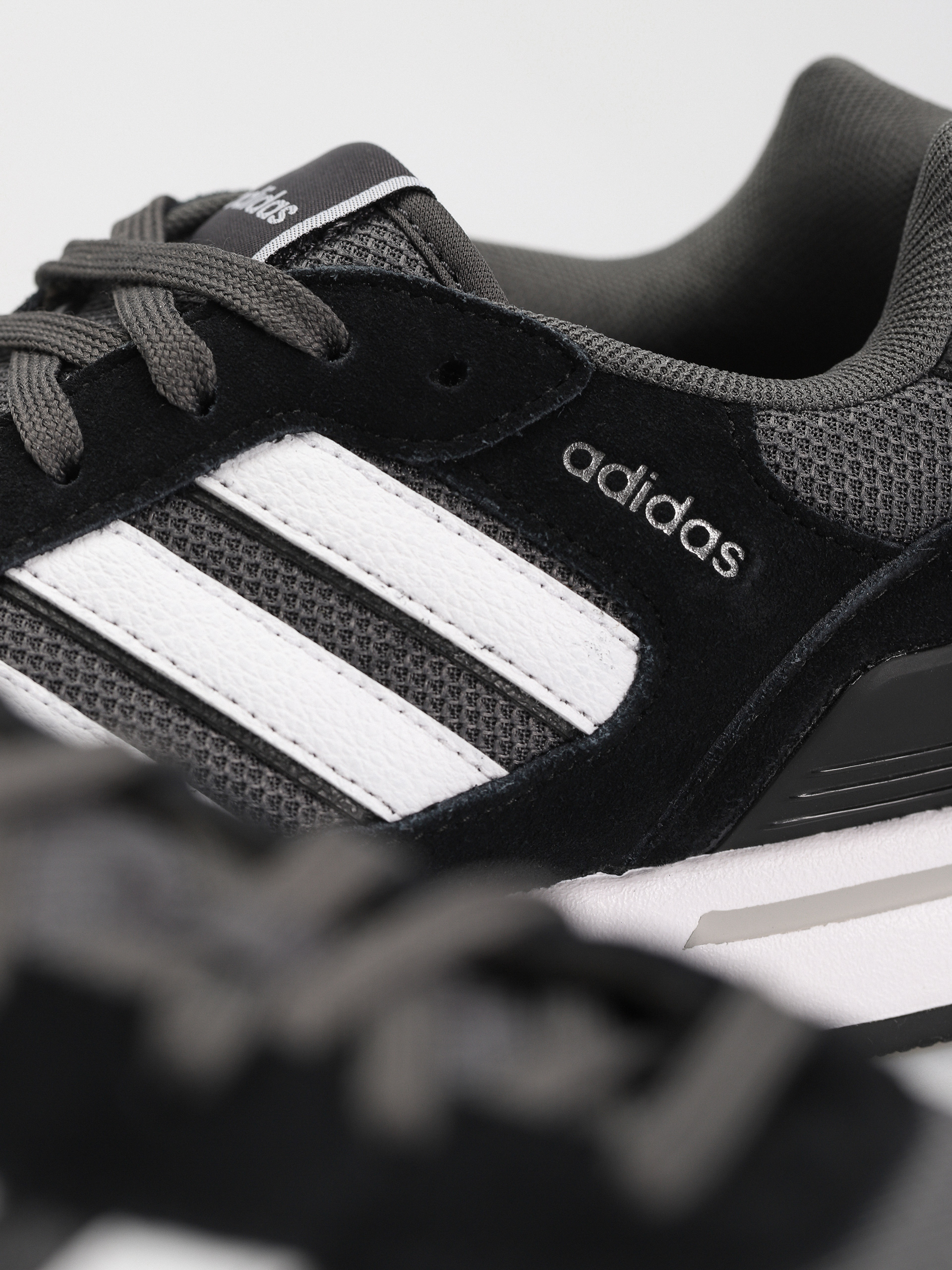 Buty adidas Run 80s (cblack/ftwwht/gresix)