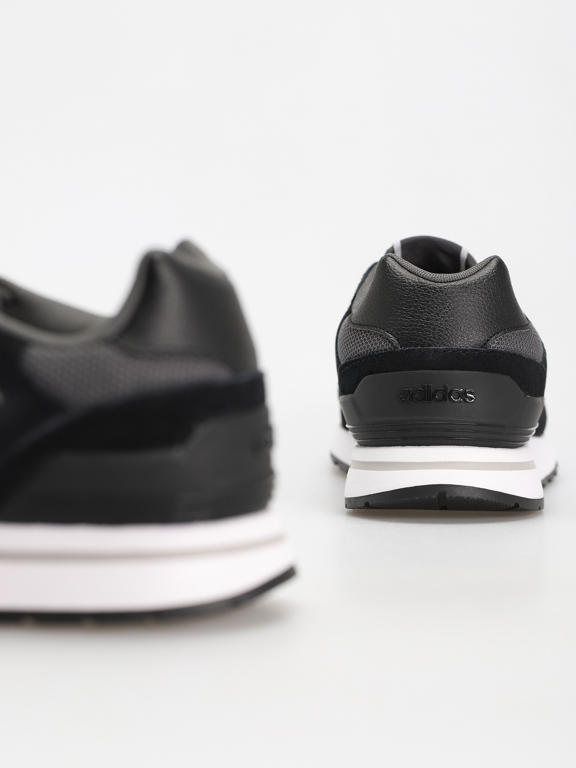 Buty adidas Run 80s (cblack/ftwwht/gresix)