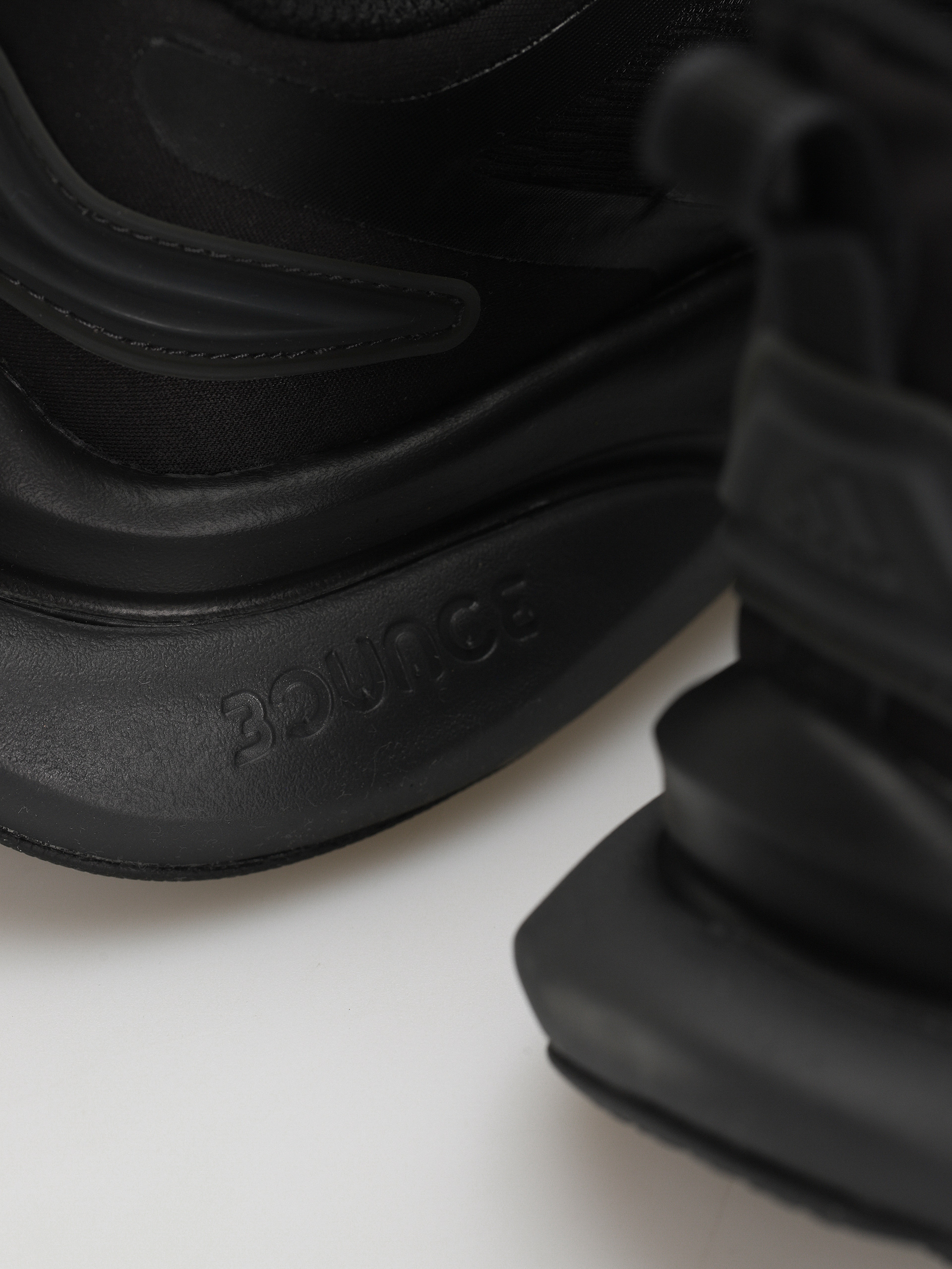 Buty adidas AlphaBounce + (cblack/carbon/carbon)