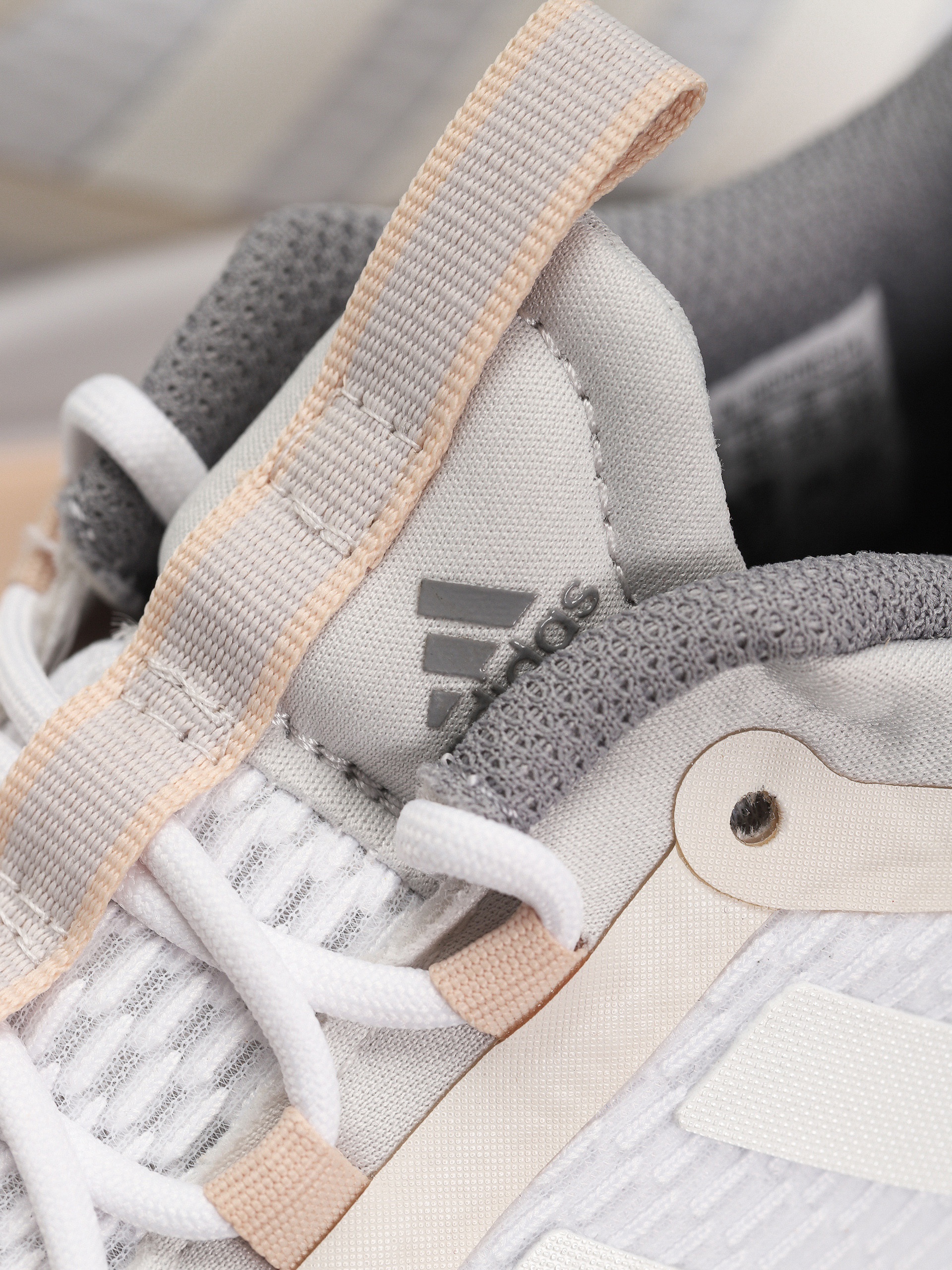 Buty adidas AlphaBounce + Wmn (ftwwht/zeromt/grethr)