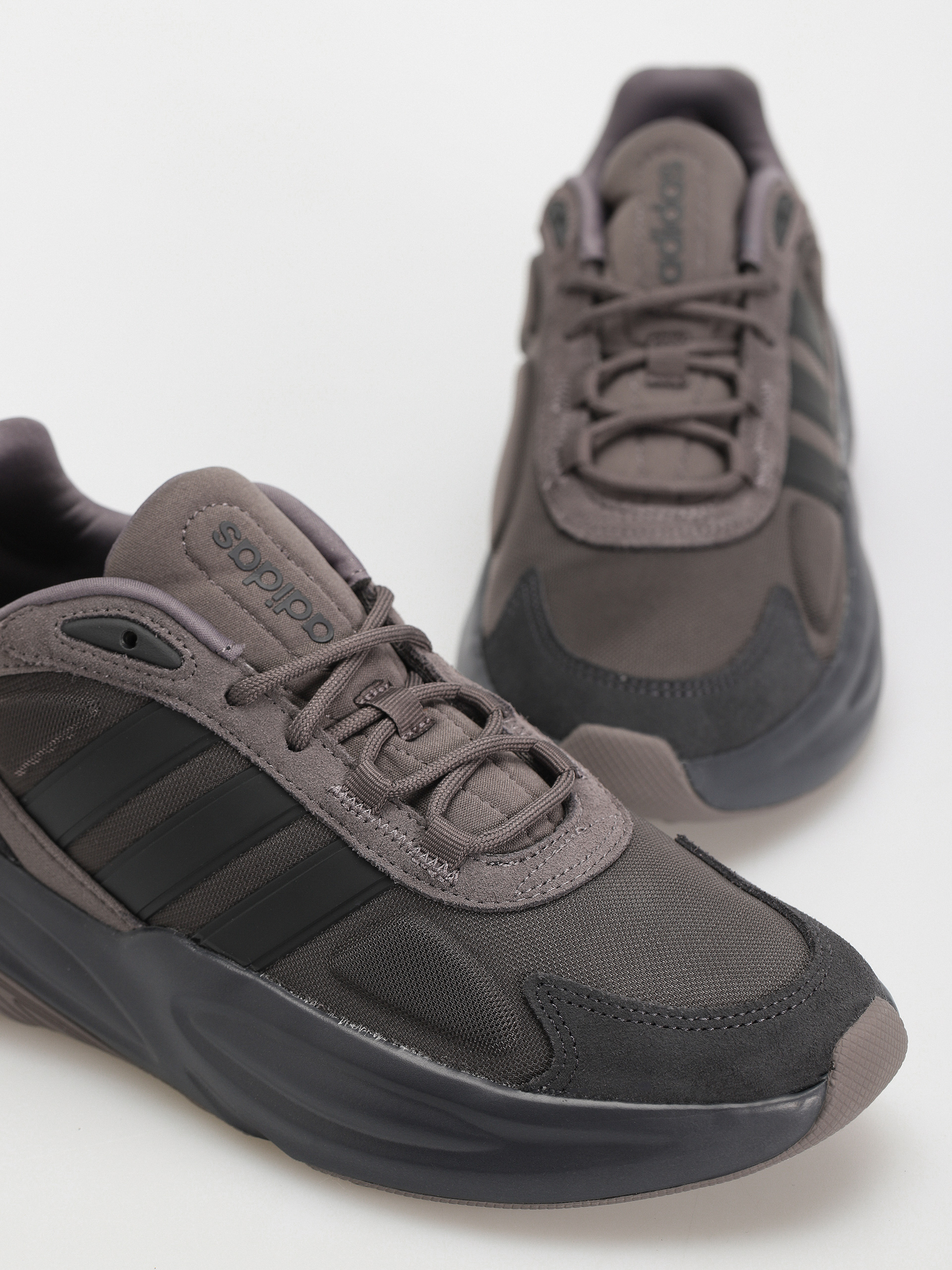 Buty adidas Ozelle (chacoa/carbon/carbon)
