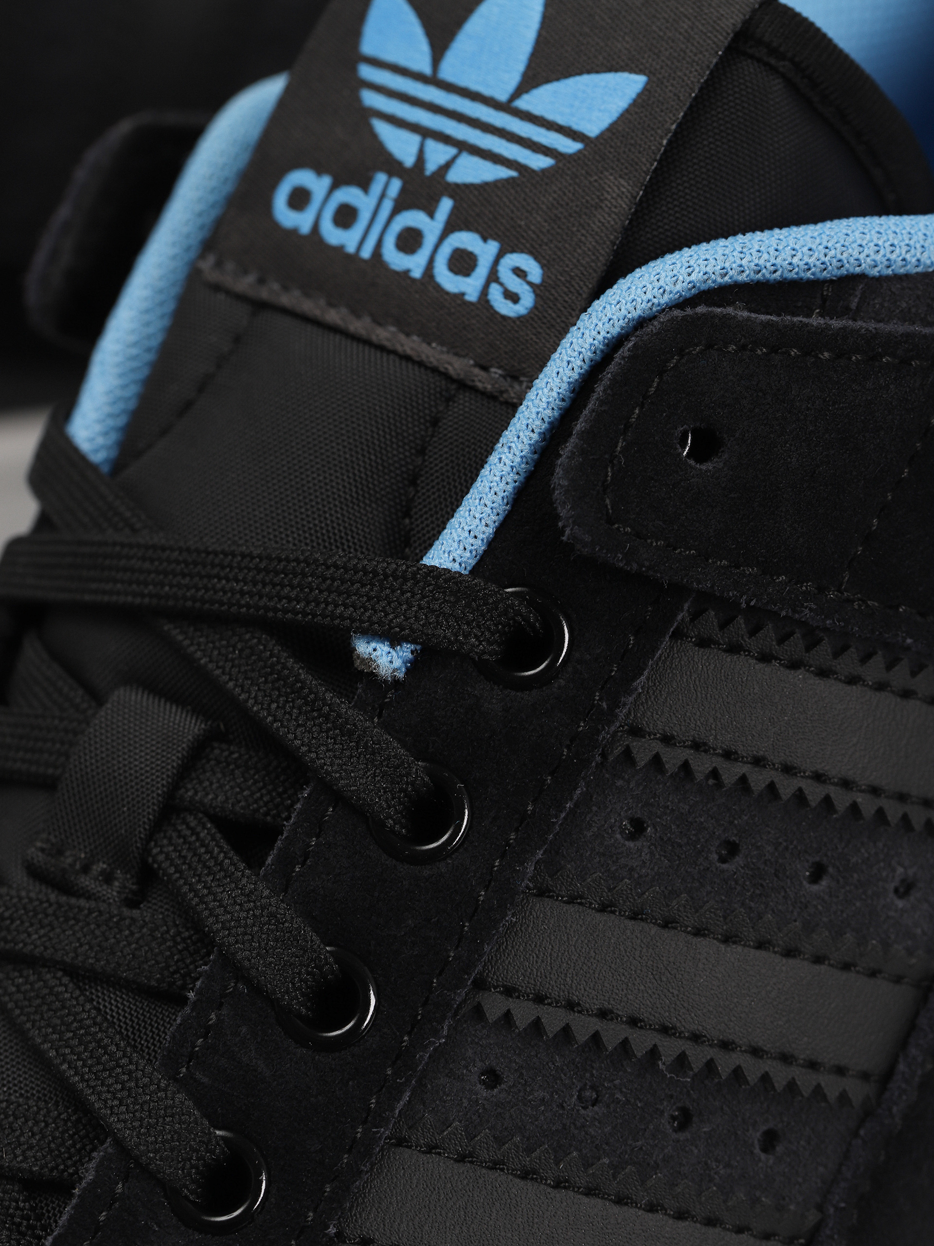 Buty adidas Forum 84 Low ADV (cblack/blubrs/carbon)