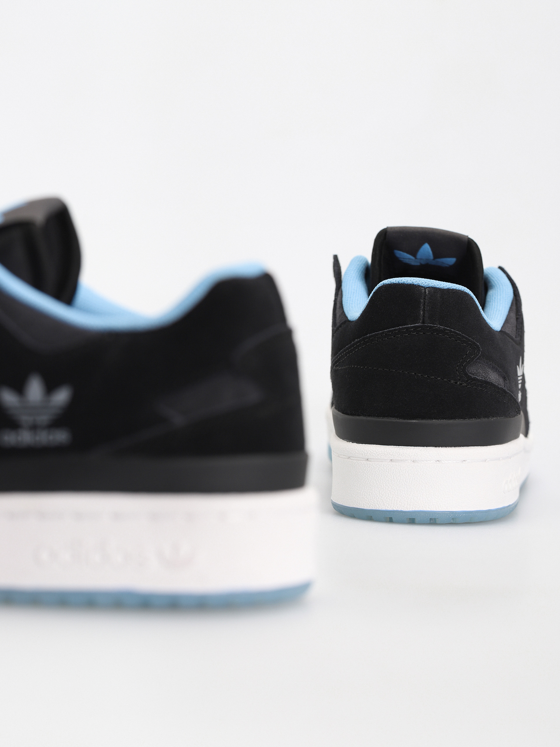 Buty adidas Forum 84 Low ADV (cblack/blubrs/carbon)