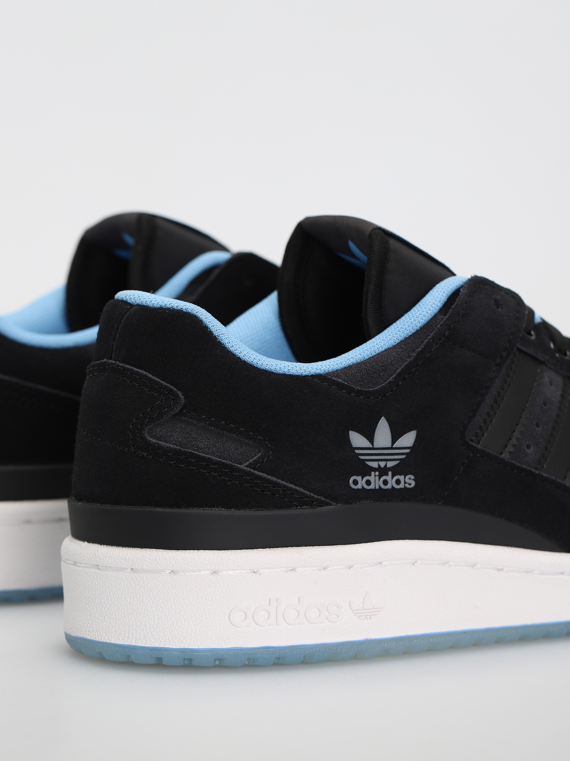 Buty adidas Forum 84 Low ADV (cblack/blubrs/carbon)