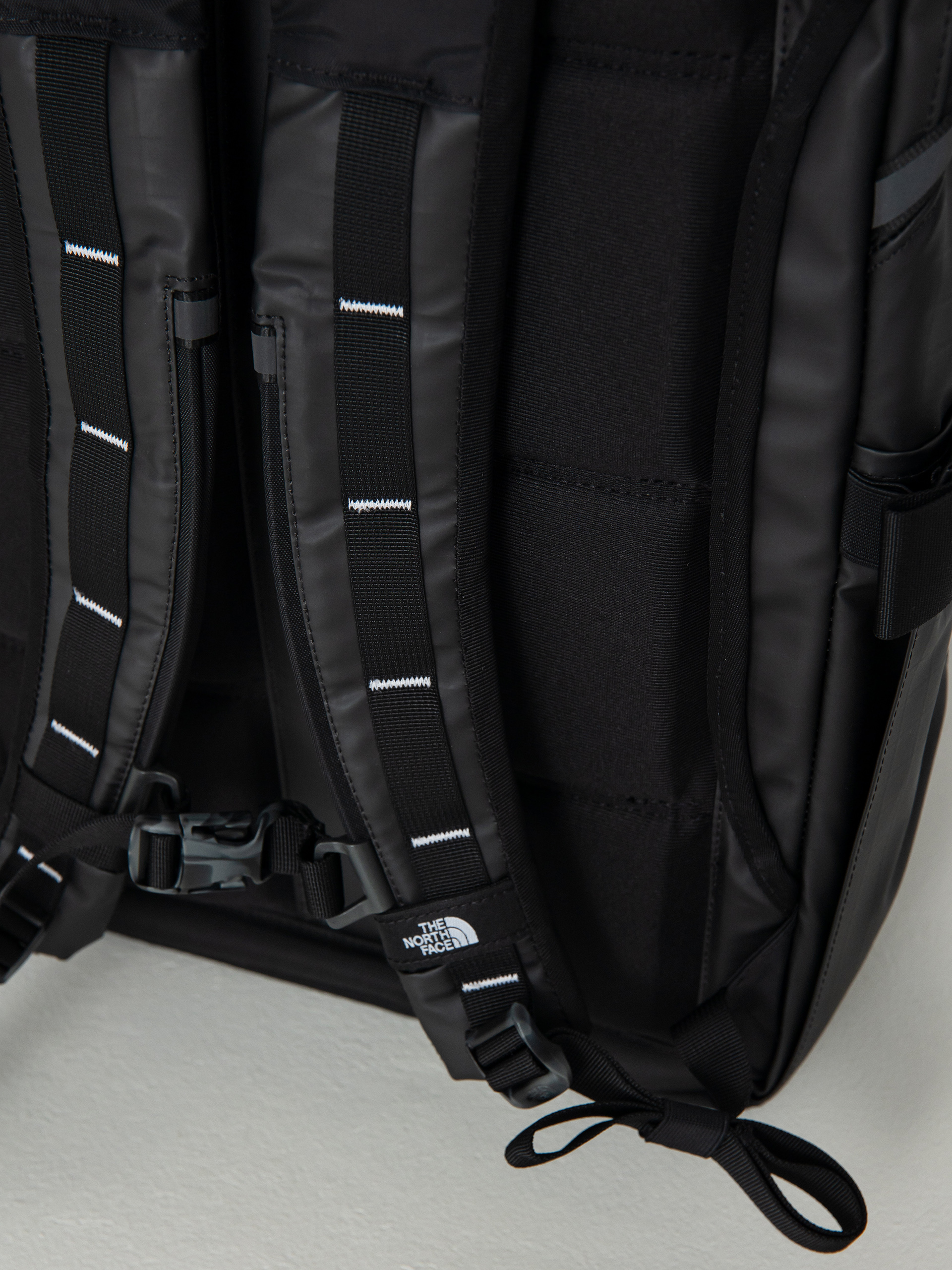 Plecak The North Face Base Camp Voyager Travel Pack (tnf black/tnf white)