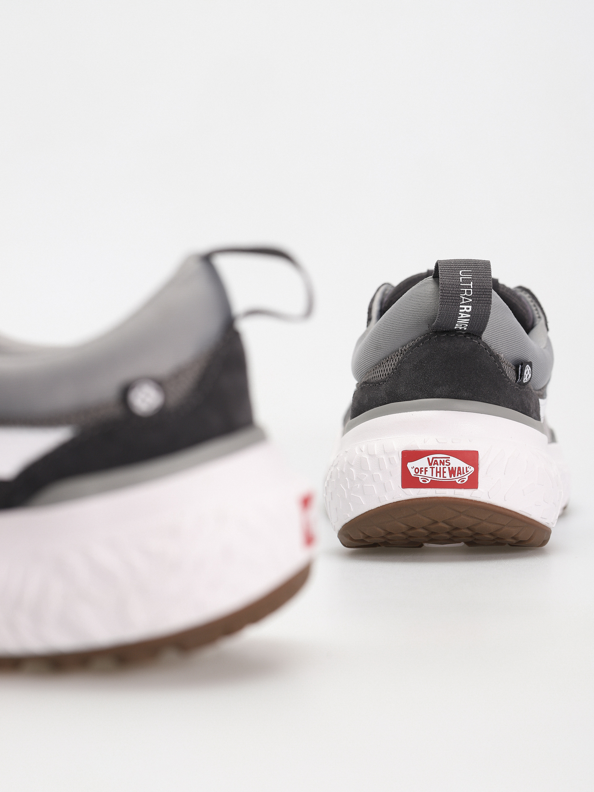 Buty Vans Ultrarange Neo Vr3 (asphalt/white)