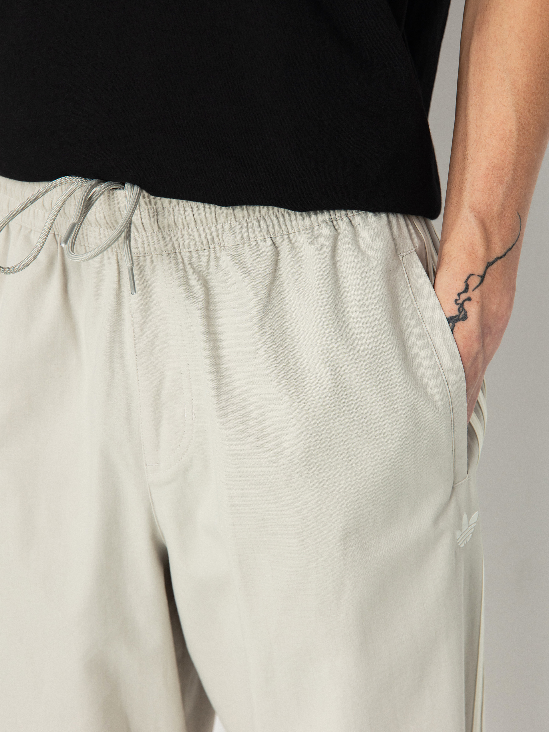 Spodnie adidas Superfire TK (putgre/ivory)