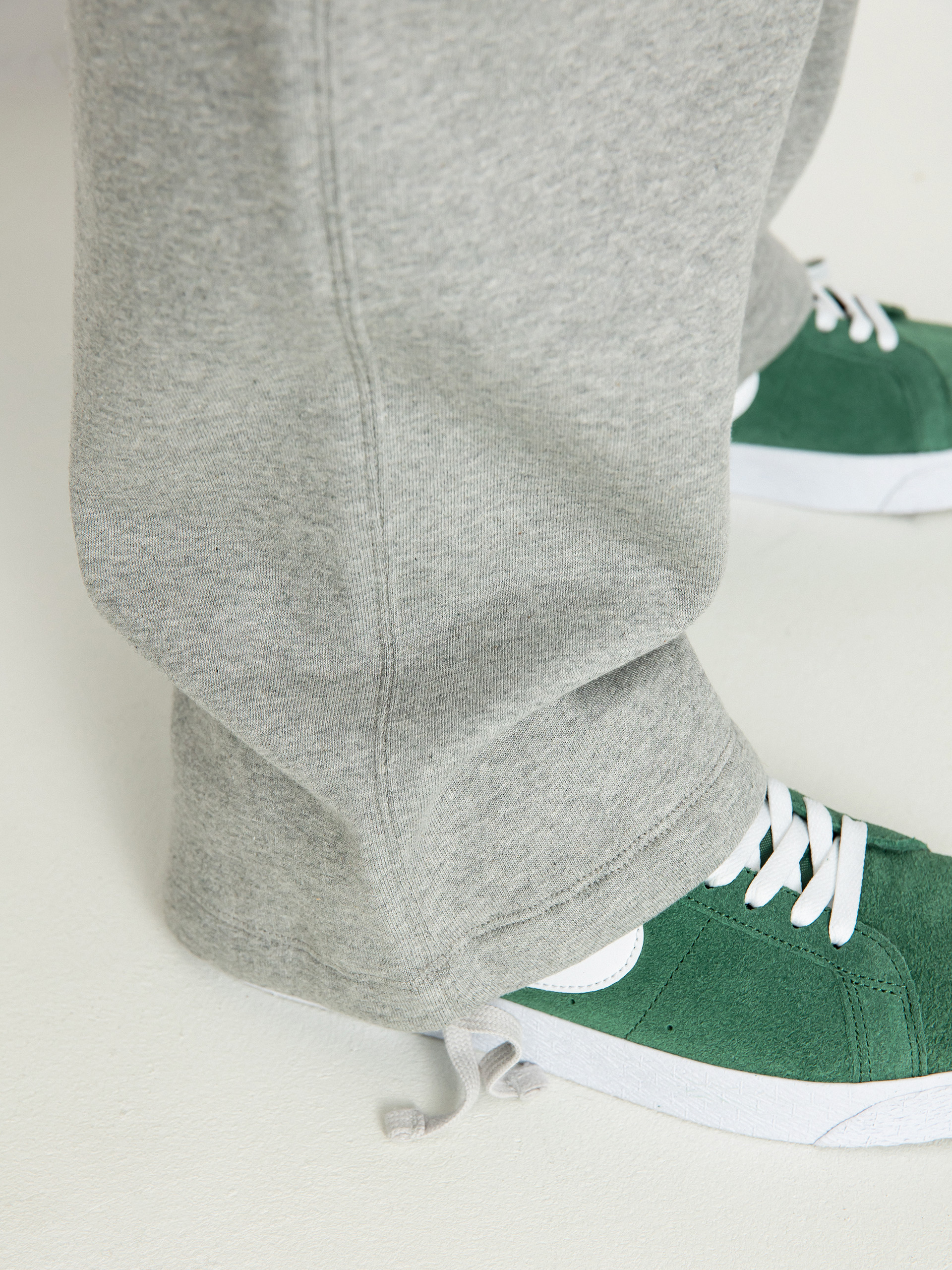 Spodnie Nike SB Swoosh (dk grey heather/white)