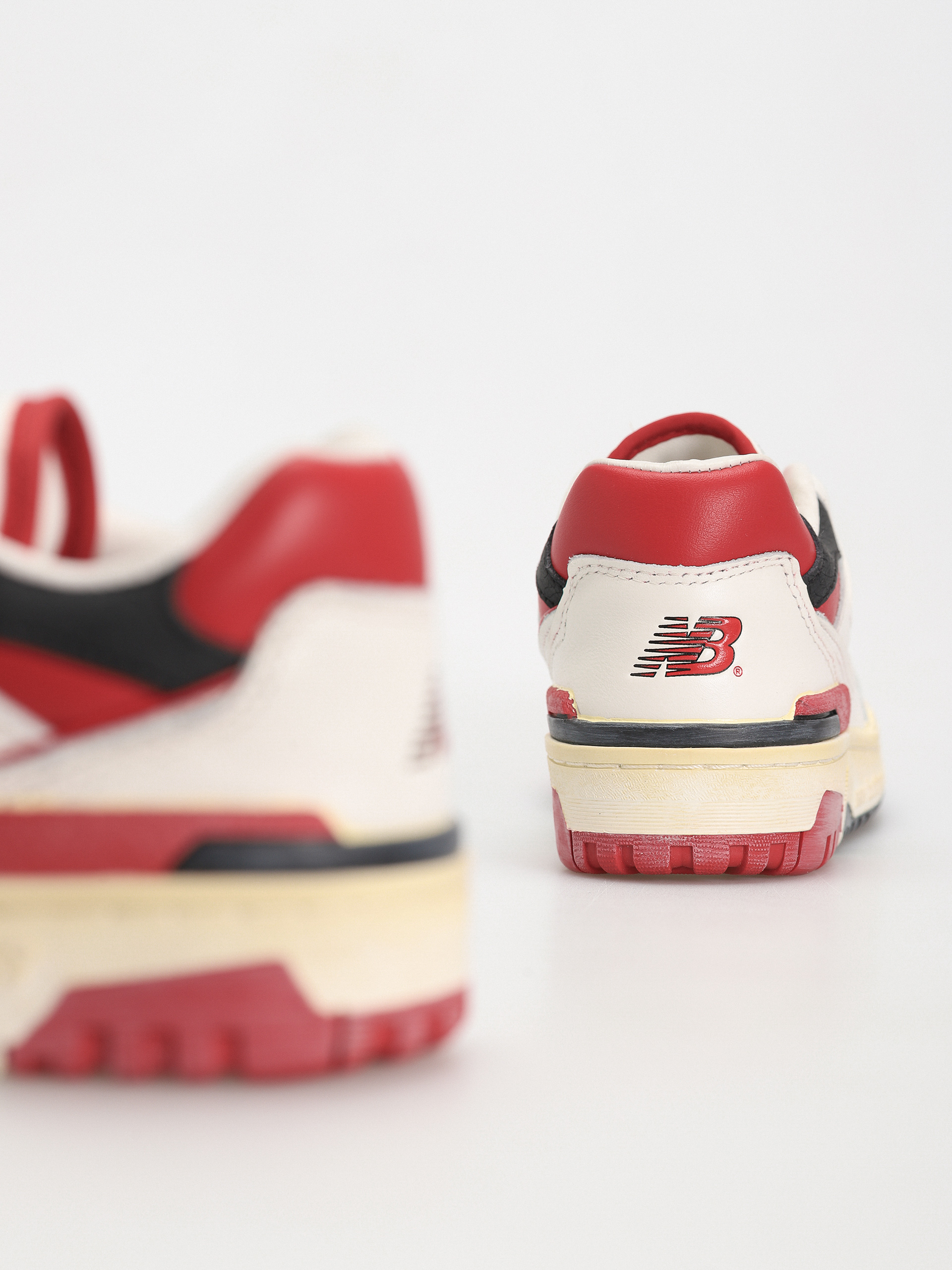 Buty New Balance 550 (vintage red)