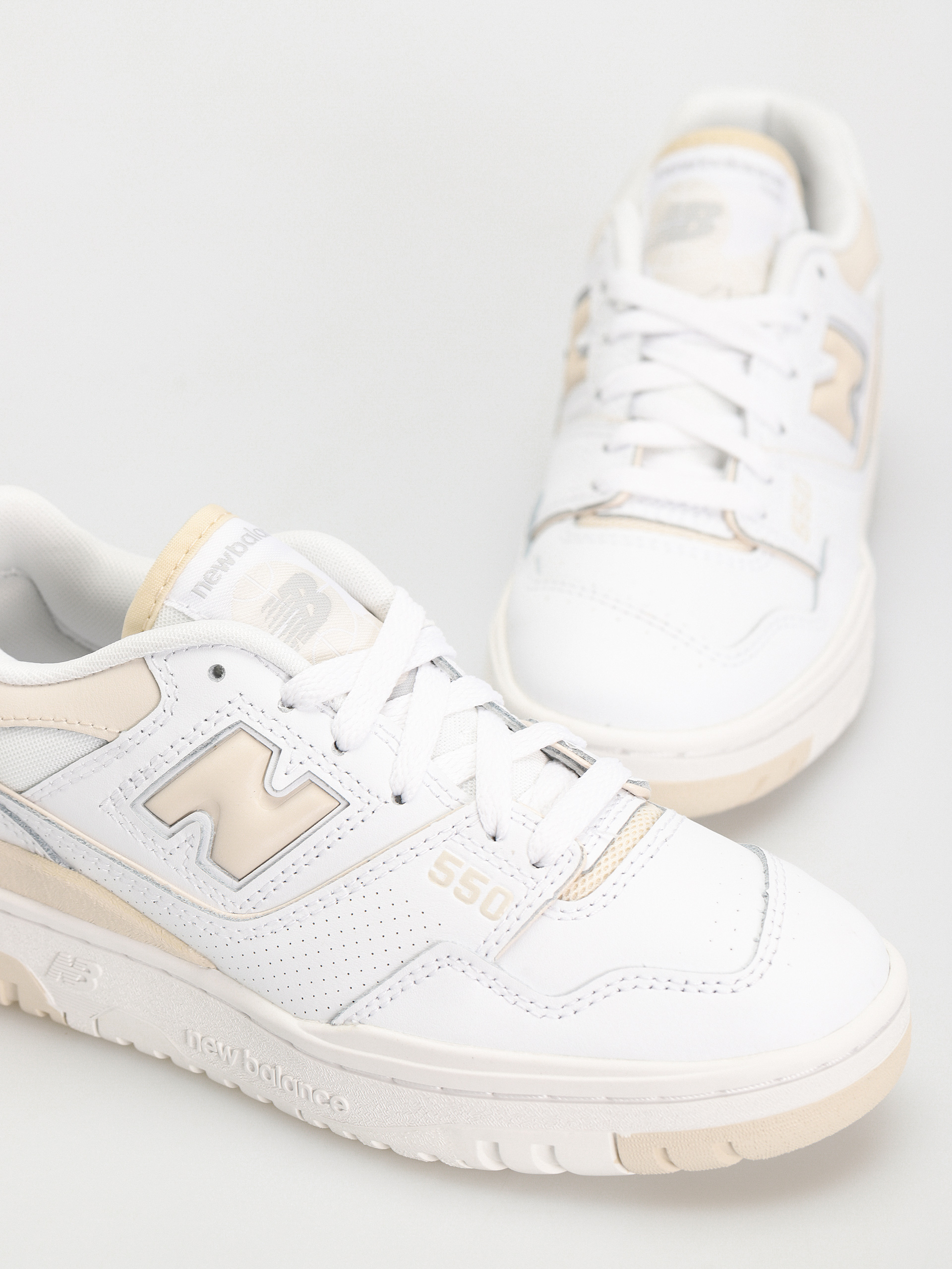 Buty New Balance 550 Wmn (white linen)