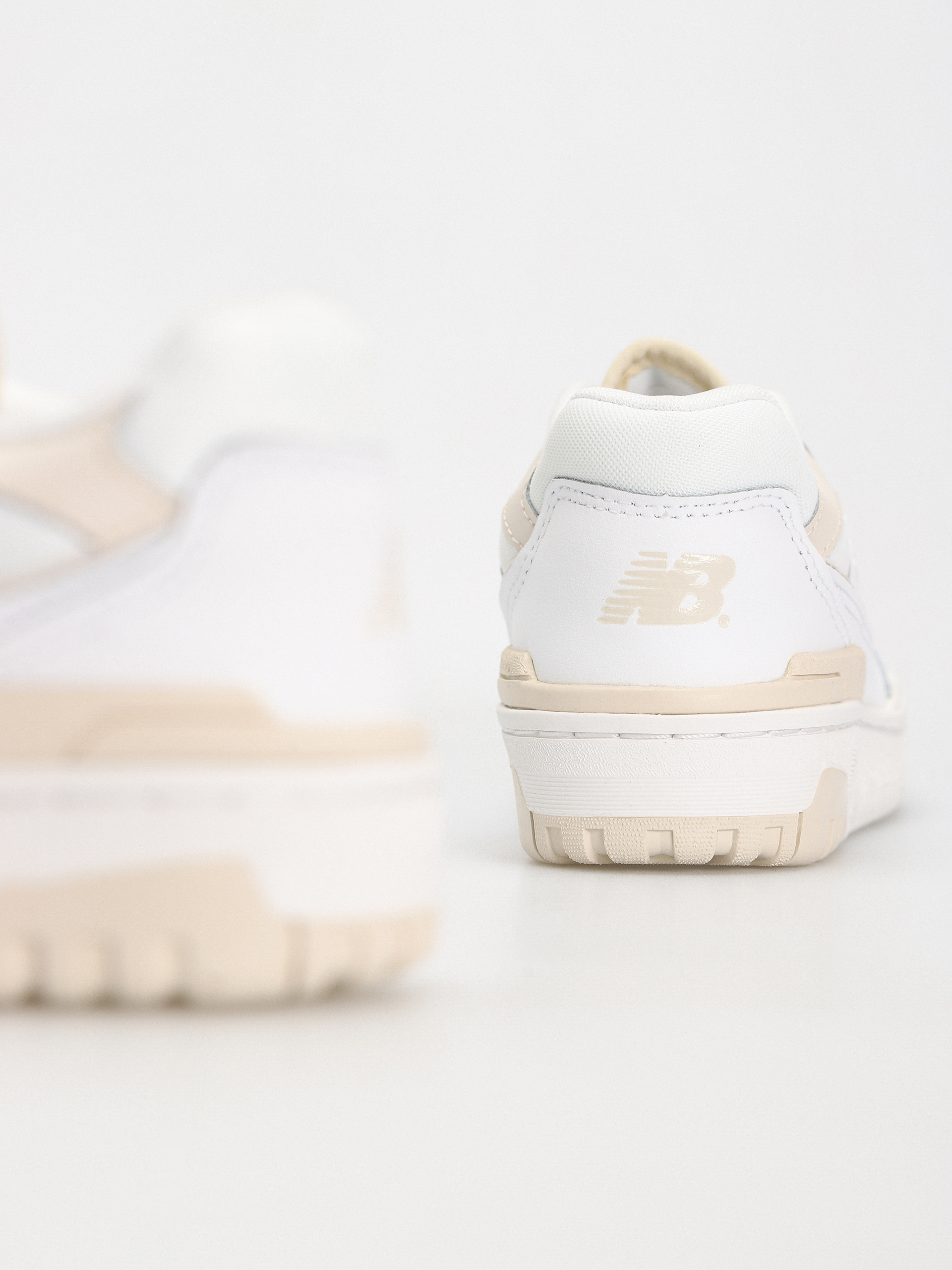 Buty New Balance 550 Wmn (white linen)